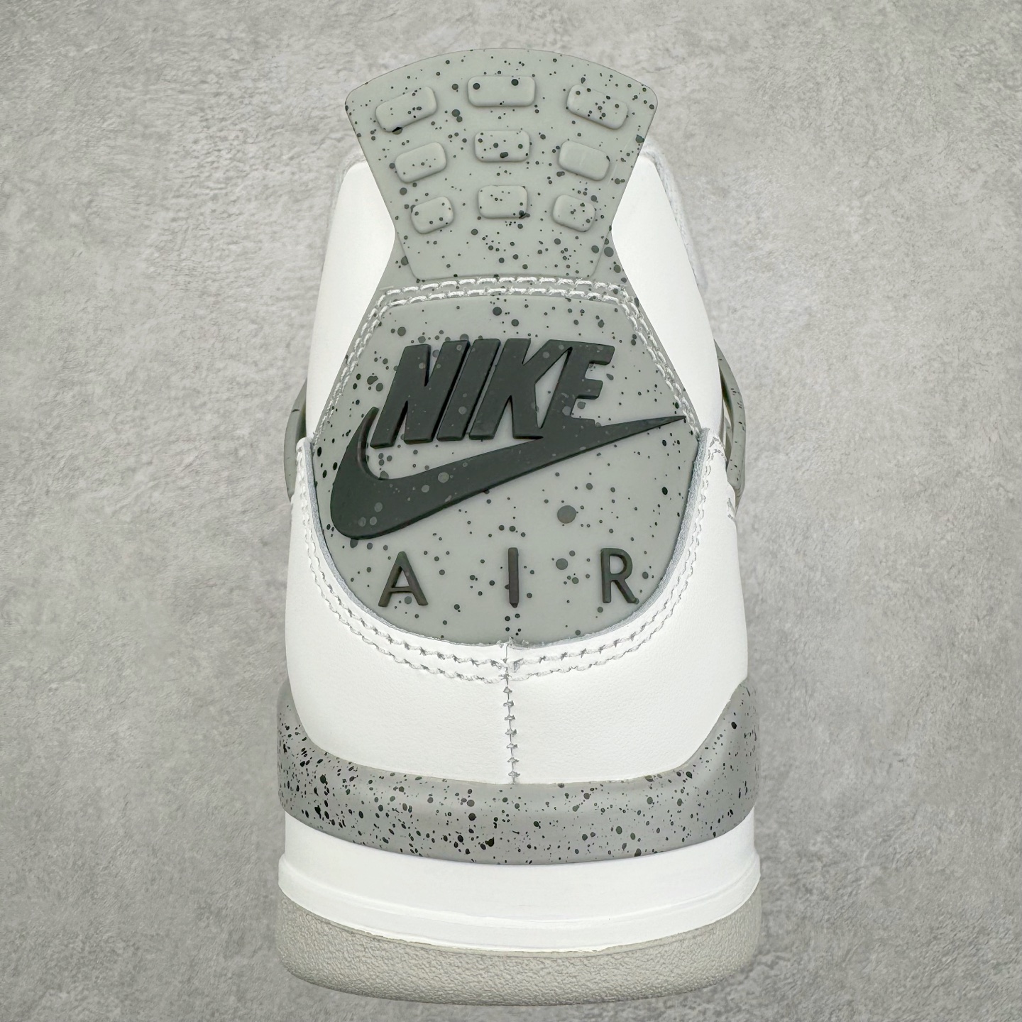 图片[8]-＃Ljr Air Jordan AJ4 Retro \\\”White Cement\\\” 白水泥 复刻2025版 FV5029-100 圈内高端零售标杆 独家外贸特供 耗时半年巨作 全套原纸板楦头开发 原厂特供皮料加持 确保原汁原味 完美呈现四代版型 一比一鞋头弧度高度鞋身弧度 数据细节工艺流程均保持原鞋一致 原厂TPU网格鞋带扣 正确内里网布 菱角分明不变形无多余毛边 柔软性质感一致于原鞋 市场唯一原厂鞋扣模具 背面可见隐藏注塑口 原厂织唛标 原厂飞人电绣工艺 尾指中部跳三针 独家绑鞋带手法 印刷中底布 四线拉帮 米色美纹纸贴合固定 进口港宝加持 后跟自然饱满 全鞋荧光划线卡点 追求极致完美 每一双都是工艺品 多重QC质检 超越公司货的品控标准 实实在在的免检产品 尺码：40.5 41 42 42.5 43 44 44.5 45 45.5 46 47.5 48.5-选品中心