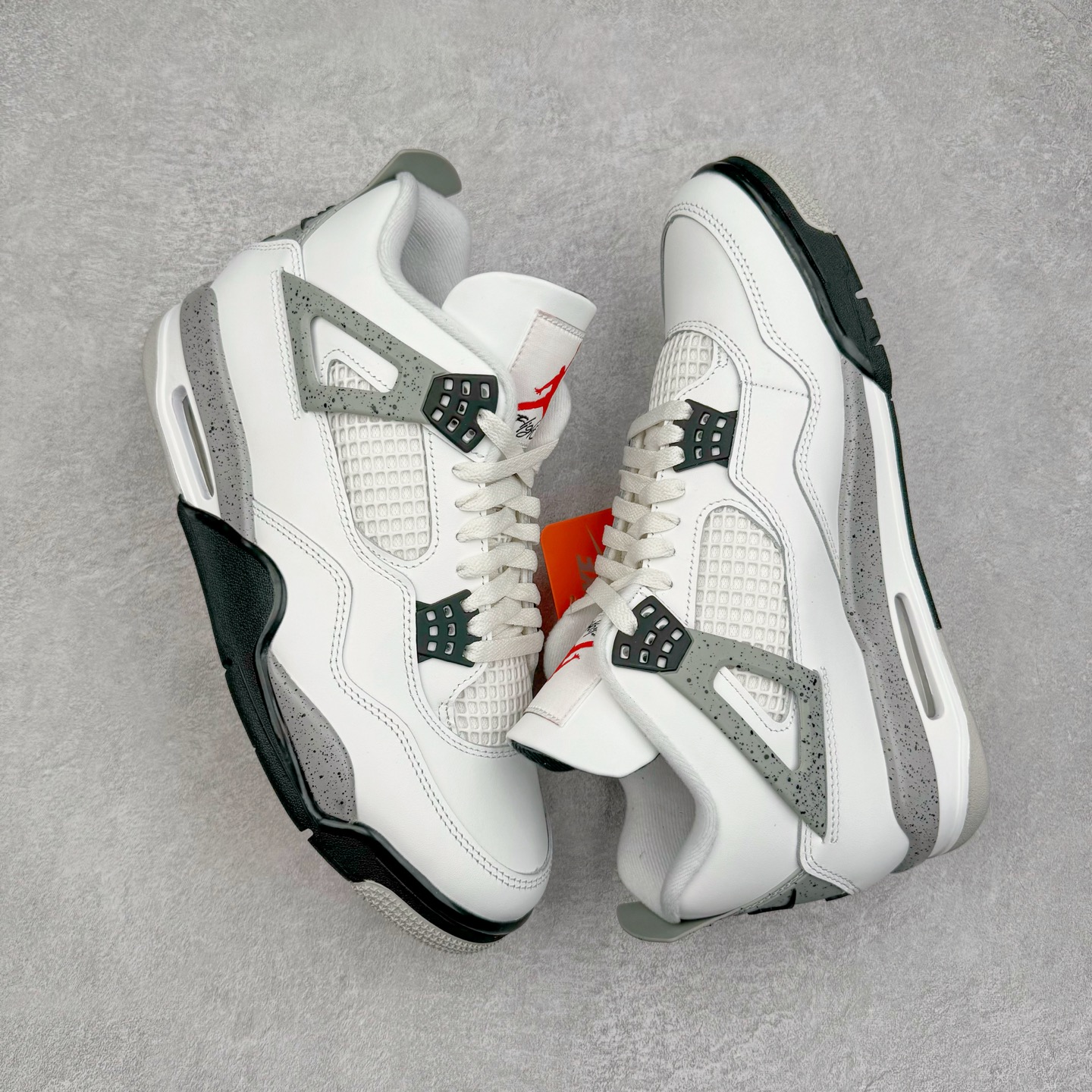 图片[3]-＃Ljr Air Jordan AJ4 Retro \\\”White Cement\\\” 白水泥 复刻2025版 FV5029-100 圈内高端零售标杆 独家外贸特供 耗时半年巨作 全套原纸板楦头开发 原厂特供皮料加持 确保原汁原味 完美呈现四代版型 一比一鞋头弧度高度鞋身弧度 数据细节工艺流程均保持原鞋一致 原厂TPU网格鞋带扣 正确内里网布 菱角分明不变形无多余毛边 柔软性质感一致于原鞋 市场唯一原厂鞋扣模具 背面可见隐藏注塑口 原厂织唛标 原厂飞人电绣工艺 尾指中部跳三针 独家绑鞋带手法 印刷中底布 四线拉帮 米色美纹纸贴合固定 进口港宝加持 后跟自然饱满 全鞋荧光划线卡点 追求极致完美 每一双都是工艺品 多重QC质检 超越公司货的品控标准 实实在在的免检产品 尺码：40.5 41 42 42.5 43 44 44.5 45 45.5 46 47.5 48.5-选品中心