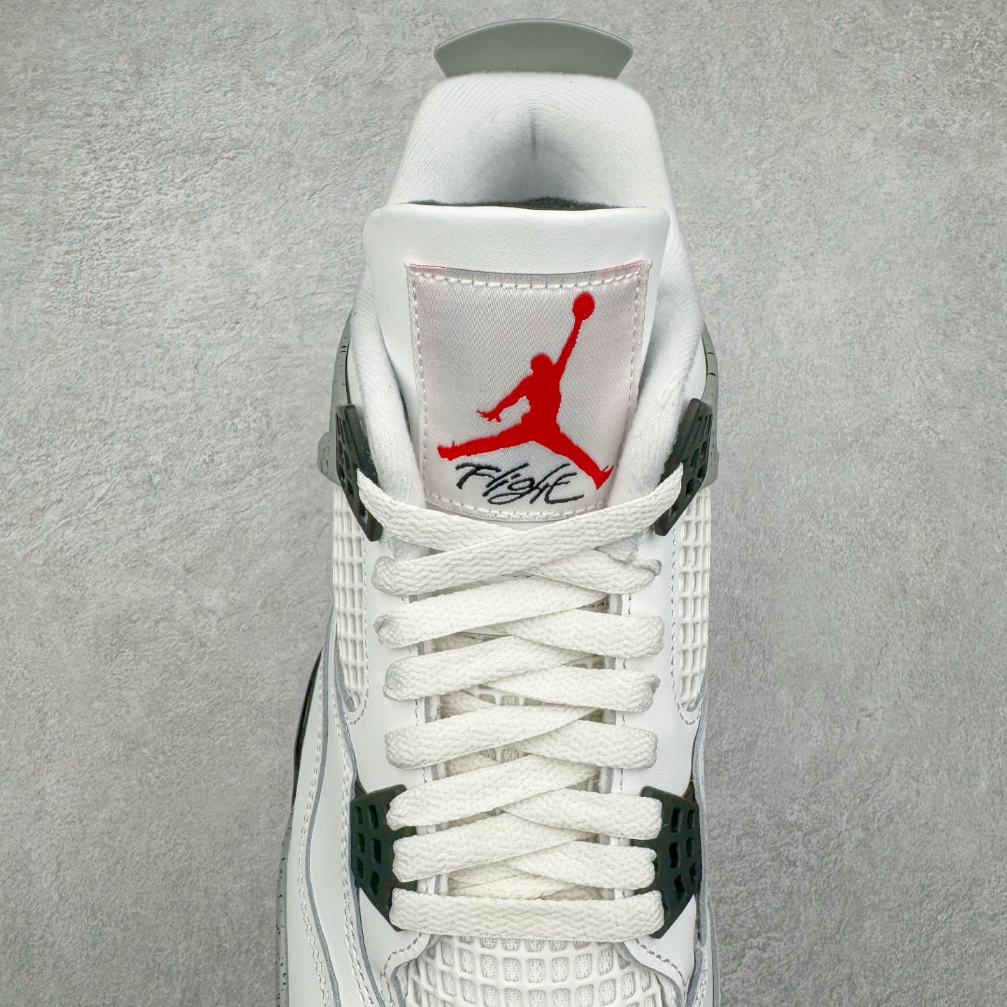 图片[5]-＃Ljr Air Jordan AJ4 Retro \\\”White Cement\\\” 白水泥 复刻2025版 FV5029-100 圈内高端零售标杆 独家外贸特供 耗时半年巨作 全套原纸板楦头开发 原厂特供皮料加持 确保原汁原味 完美呈现四代版型 一比一鞋头弧度高度鞋身弧度 数据细节工艺流程均保持原鞋一致 原厂TPU网格鞋带扣 正确内里网布 菱角分明不变形无多余毛边 柔软性质感一致于原鞋 市场唯一原厂鞋扣模具 背面可见隐藏注塑口 原厂织唛标 原厂飞人电绣工艺 尾指中部跳三针 独家绑鞋带手法 印刷中底布 四线拉帮 米色美纹纸贴合固定 进口港宝加持 后跟自然饱满 全鞋荧光划线卡点 追求极致完美 每一双都是工艺品 多重QC质检 超越公司货的品控标准 实实在在的免检产品 尺码：40.5 41 42 42.5 43 44 44.5 45 45.5 46 47.5 48.5-选品中心