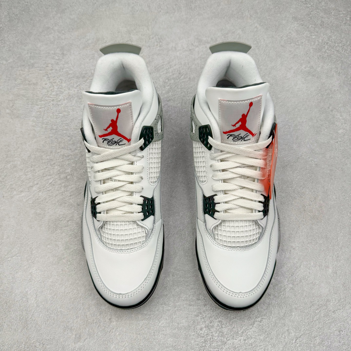 图片[2]-＃Ljr Air Jordan AJ4 Retro \\\”White Cement\\\” 白水泥 复刻2025版 FV5029-100 圈内高端零售标杆 独家外贸特供 耗时半年巨作 全套原纸板楦头开发 原厂特供皮料加持 确保原汁原味 完美呈现四代版型 一比一鞋头弧度高度鞋身弧度 数据细节工艺流程均保持原鞋一致 原厂TPU网格鞋带扣 正确内里网布 菱角分明不变形无多余毛边 柔软性质感一致于原鞋 市场唯一原厂鞋扣模具 背面可见隐藏注塑口 原厂织唛标 原厂飞人电绣工艺 尾指中部跳三针 独家绑鞋带手法 印刷中底布 四线拉帮 米色美纹纸贴合固定 进口港宝加持 后跟自然饱满 全鞋荧光划线卡点 追求极致完美 每一双都是工艺品 多重QC质检 超越公司货的品控标准 实实在在的免检产品 尺码：40.5 41 42 42.5 43 44 44.5 45 45.5 46 47.5 48.5-选品中心