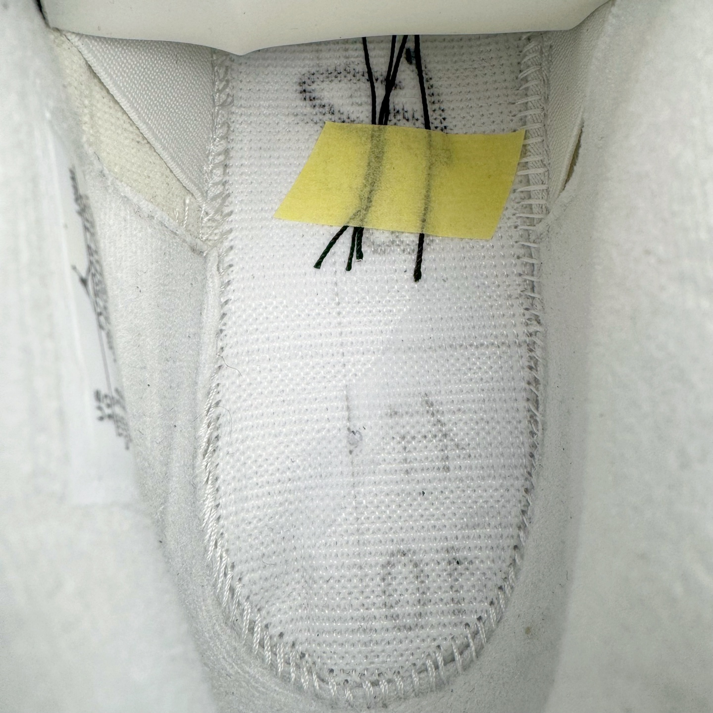 图片[20]-＃Ljr Air Jordan AJ4 Retro \\\”White Cement\\\” 白水泥 复刻2025版 FV5029-100 圈内高端零售标杆 独家外贸特供 耗时半年巨作 全套原纸板楦头开发 原厂特供皮料加持 确保原汁原味 完美呈现四代版型 一比一鞋头弧度高度鞋身弧度 数据细节工艺流程均保持原鞋一致 原厂TPU网格鞋带扣 正确内里网布 菱角分明不变形无多余毛边 柔软性质感一致于原鞋 市场唯一原厂鞋扣模具 背面可见隐藏注塑口 原厂织唛标 原厂飞人电绣工艺 尾指中部跳三针 独家绑鞋带手法 印刷中底布 四线拉帮 米色美纹纸贴合固定 进口港宝加持 后跟自然饱满 全鞋荧光划线卡点 追求极致完美 每一双都是工艺品 多重QC质检 超越公司货的品控标准 实实在在的免检产品 尺码：40.5 41 42 42.5 43 44 44.5 45 45.5 46 47.5 48.5-选品中心