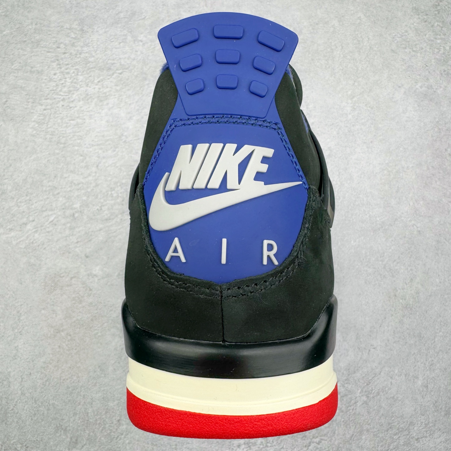 图片[8]-＃Ljr Air Jordan AJ4 Rare Air Laser 稀有空气 黑蓝红 FV5029-003 圈内高端零售标杆 独家外贸特供 耗时半年巨作 全套原纸板楦头开发 原厂特供皮料加持 确保原汁原味 完美呈现四代版型 一比一鞋头弧度高度鞋身弧度 数据细节工艺流程均保持原鞋一致 原厂TPU网格鞋带扣 正确内里网布 菱角分明不变形无多余毛边 柔软性质感一致于原鞋 市场唯一原厂鞋扣模具 背面可见隐藏注塑口 原厂织唛标 原厂飞人电绣工艺 尾指中部跳三针 独家绑鞋带手法 印刷中底布 四线拉帮 米色美纹纸贴合固定 进口港宝加持 后跟自然饱满 全鞋荧光划线卡点 追求极致完美 每一双都是工艺品 多重QC质检 超越公司货的品控标准 实实在在的免检产品 尺码：40.5 41 42 42.5 43 44 44.5 45 45.5 46 47.5 48.5-选品中心