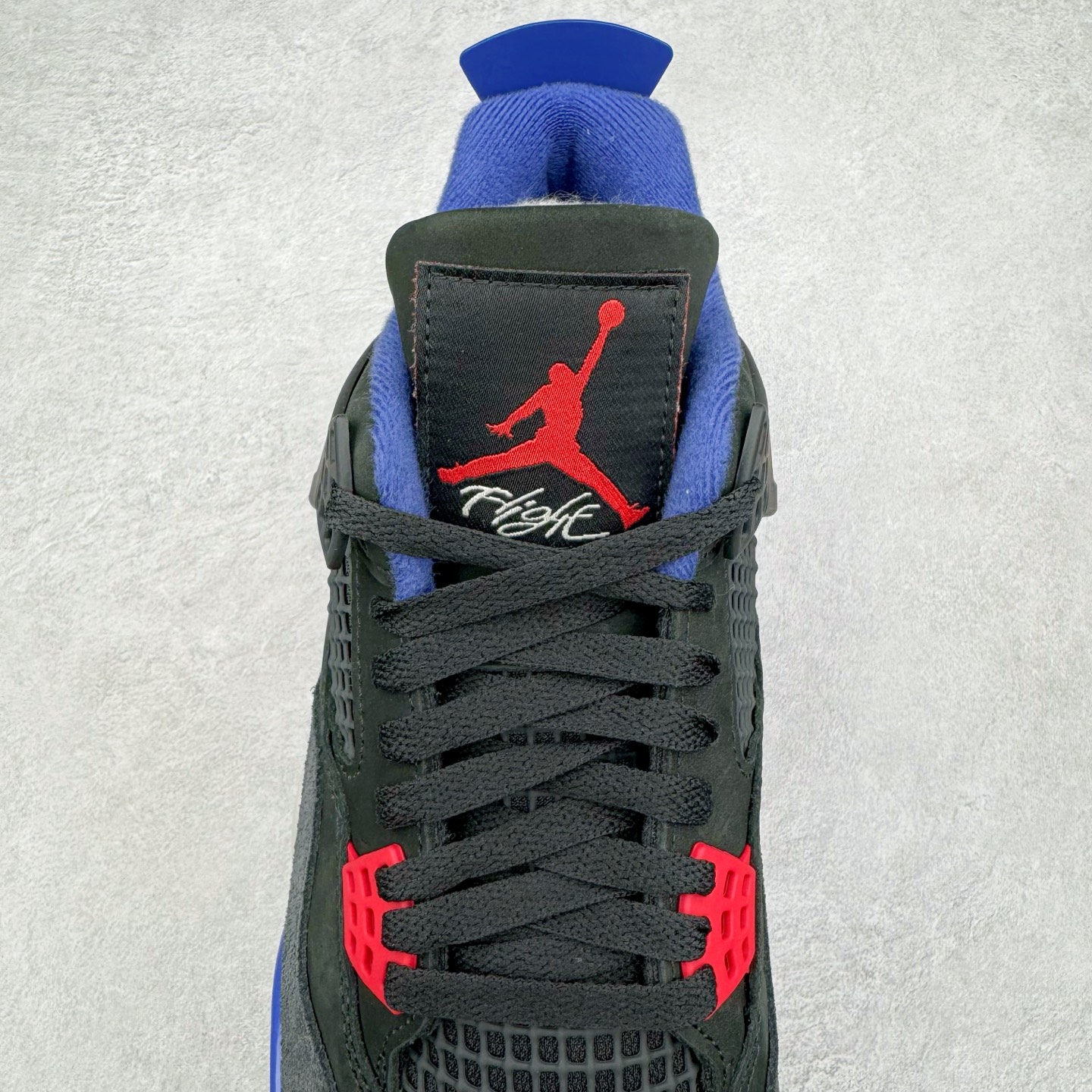 图片[5]-＃Ljr Air Jordan AJ4 Rare Air Laser 稀有空气 黑蓝红 FV5029-003 圈内高端零售标杆 独家外贸特供 耗时半年巨作 全套原纸板楦头开发 原厂特供皮料加持 确保原汁原味 完美呈现四代版型 一比一鞋头弧度高度鞋身弧度 数据细节工艺流程均保持原鞋一致 原厂TPU网格鞋带扣 正确内里网布 菱角分明不变形无多余毛边 柔软性质感一致于原鞋 市场唯一原厂鞋扣模具 背面可见隐藏注塑口 原厂织唛标 原厂飞人电绣工艺 尾指中部跳三针 独家绑鞋带手法 印刷中底布 四线拉帮 米色美纹纸贴合固定 进口港宝加持 后跟自然饱满 全鞋荧光划线卡点 追求极致完美 每一双都是工艺品 多重QC质检 超越公司货的品控标准 实实在在的免检产品 尺码：40.5 41 42 42.5 43 44 44.5 45 45.5 46 47.5 48.5-选品中心