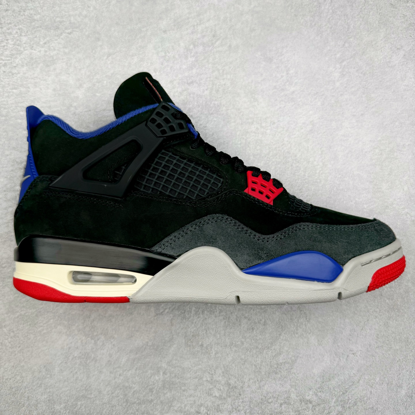 ＃Ljr Air Jordan AJ4 Rare Air Laser 稀有空气 黑蓝红 FV5029-003 圈内高端零售标杆 独家外贸特供 耗时半年巨作 全套原纸板楦头开发 原厂特供皮料加持 确保原汁原味 完美呈现四代版型 一比一鞋头弧度高度鞋身弧度 数据细节工艺流程均保持原鞋一致 原厂TPU网格鞋带扣 正确内里网布 菱角分明不变形无多余毛边 柔软性质感一致于原鞋 市场唯一原厂鞋扣模具 背面可见隐藏注塑口 原厂织唛标 原厂飞人电绣工艺 尾指中部跳三针 独家绑鞋带手法 印刷中底布 四线拉帮 米色美纹纸贴合固定 进口港宝加持 后跟自然饱满 全鞋荧光划线卡点 追求极致完美 每一双都是工艺品 多重QC质检 超越公司货的品控标准 实实在在的免检产品 尺码：40.5 41 42 42.5 43 44 44.5 45 45.5 46 47.5 48.5-选品中心