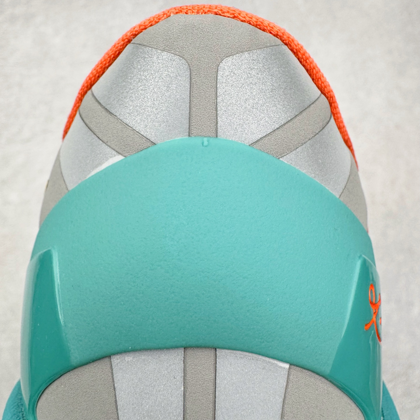 图片[14]-＃GX NK Zoom Kobe Ⅷ System 科比8代复刻实战运动低帮文化篮球鞋 大师之路 威尼斯海滩 FQ3548-001 完美复刻公司货 React科技鞋垫加持 实战配置直接拉满 原楦纸板开发 鞋身流线型、后跟塑形 区分土肥圆 原厂针织鞋面一针一线匹配原版 全身鞋材卡料色独家定制 唯一万针立体刺绣SWOOSH 真实底模最大50.5 实战利器 专供海外市场 独立原厂模具 首批不拼图大几率过验 亲测已过 支持各种高强度实战 无需担心 补货周期极长 脚宽建议买大半码 科比系列前掌偏窄 支持七天无理由退换 尺码： 40 40.5 41 42 42.5 43 44 44.5 45 46 47.5 48.5 49.5 50.5-选品中心