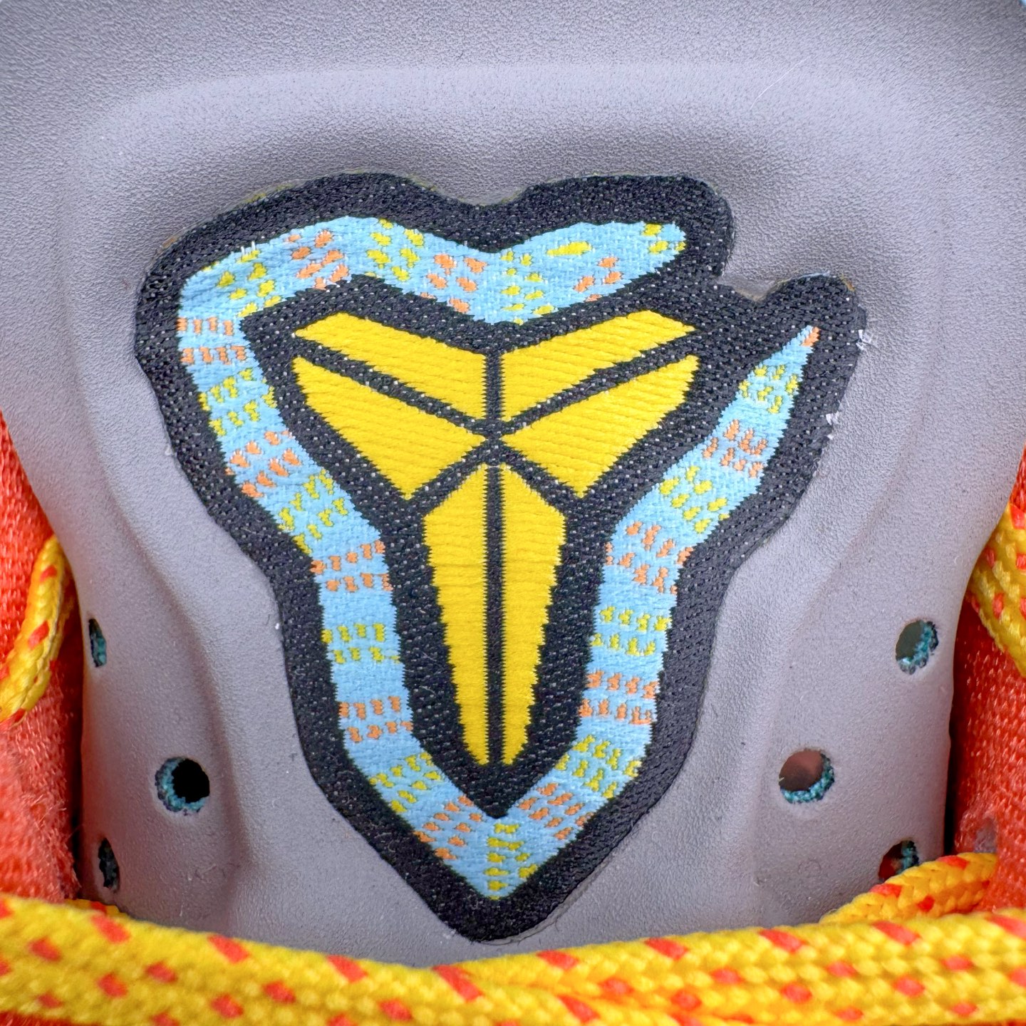 图片[16]-＃GX NK Zoom Kobe Ⅷ System 科比8代复刻实战运动低帮文化篮球鞋 大师之路 威尼斯海滩 FQ3548-001 完美复刻公司货 React科技鞋垫加持 实战配置直接拉满 原楦纸板开发 鞋身流线型、后跟塑形 区分土肥圆 原厂针织鞋面一针一线匹配原版 全身鞋材卡料色独家定制 唯一万针立体刺绣SWOOSH 真实底模最大50.5 实战利器 专供海外市场 独立原厂模具 首批不拼图大几率过验 亲测已过 支持各种高强度实战 无需担心 补货周期极长 脚宽建议买大半码 科比系列前掌偏窄 支持七天无理由退换 尺码： 40 40.5 41 42 42.5 43 44 44.5 45 46 47.5 48.5 49.5 50.5-选品中心