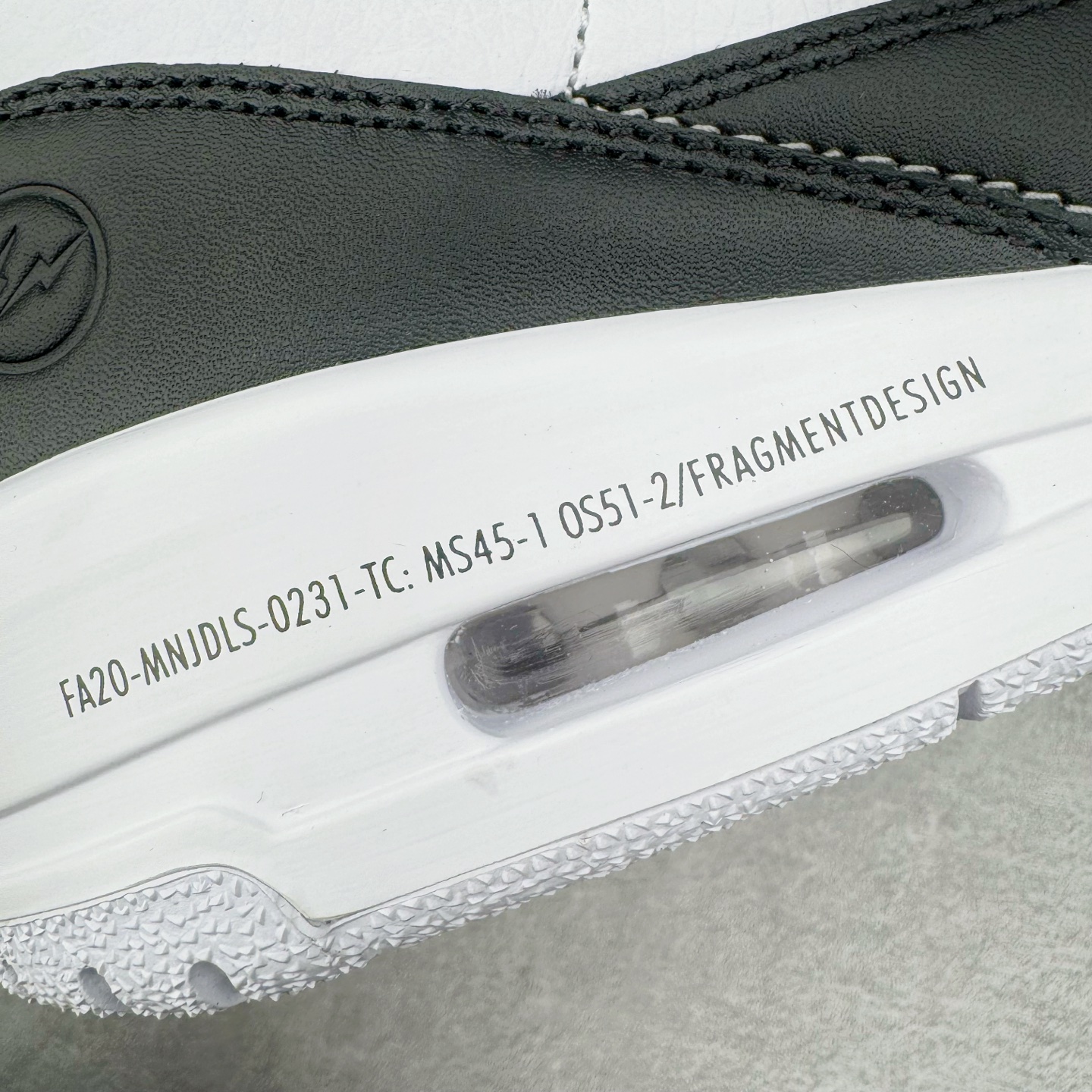 图片[13]-＃GX纯原 Fragment Design x Air Jordan AJ3 Retro 藤原浩闪电联名 DA3595-100 匠心打造 开发时长超过半年 目前可过各类鉴定或无法鉴定 裸鞋随便操作 全套原纸板楦头开发 原厂大底磨具加持立体防滑纹理 原装可视Air Sole气垫 原汁原味最完美的三代版型 唯一正确鞋头趴度弧度高度鞋身腰线 原厂TPU彩虹扎染后跟饰片 正确内里反口里网布 皮料菱角分明不变形无多余毛边 广东原厂zp同批次手工大底描漆拉丝 市场唯一原厂鞋扣模具 原厂织唛标 原厂飞人电绣工艺 尾指中部跳三针 独家绑鞋带手法 印刷中底布 四线拉帮 米色美纹纸贴合固定 进口港宝加持 后跟自然饱满 全鞋荧光划线卡点 追求极致完美 每一双都是工艺品 多重QC质检 超越公司货的品控标准 实实在在的免检产品 尺码：40 40.5 41 42 42.5 43 44 44.5 45 45.5 46 47.5 48.5-选品中心