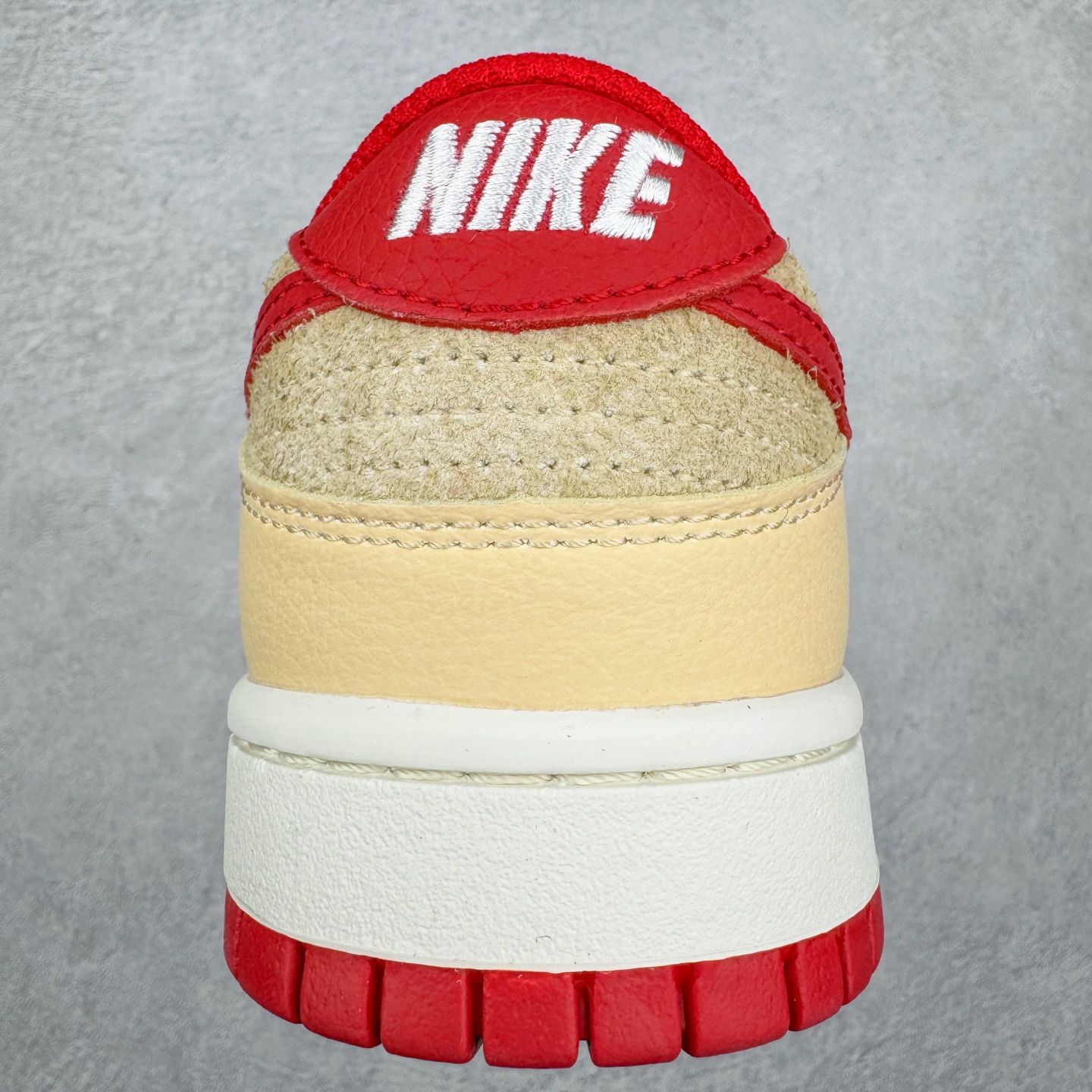 图片[8]-＃K1 NK Dunk Low 棕红 HJ9100-294 全新支线性价比拉满 迎合行情定价 正确头层皮料 细节均购入原鞋校对开发 全套原纸板楦头加持 细节品控鞋型稳定 独家私模官方最新原厂磨具打造大底 鞋头坡度极致还原 原盒原配 玻璃冲刀 超高清洁度 全鞋零毛边皮料切割 正确中底布背胶中底布拉帮走线 尺码：36 36.5 37.5 38 38.5 39 40 40.5 41 42 42.5 43 44 44.5 45 46-选品中心