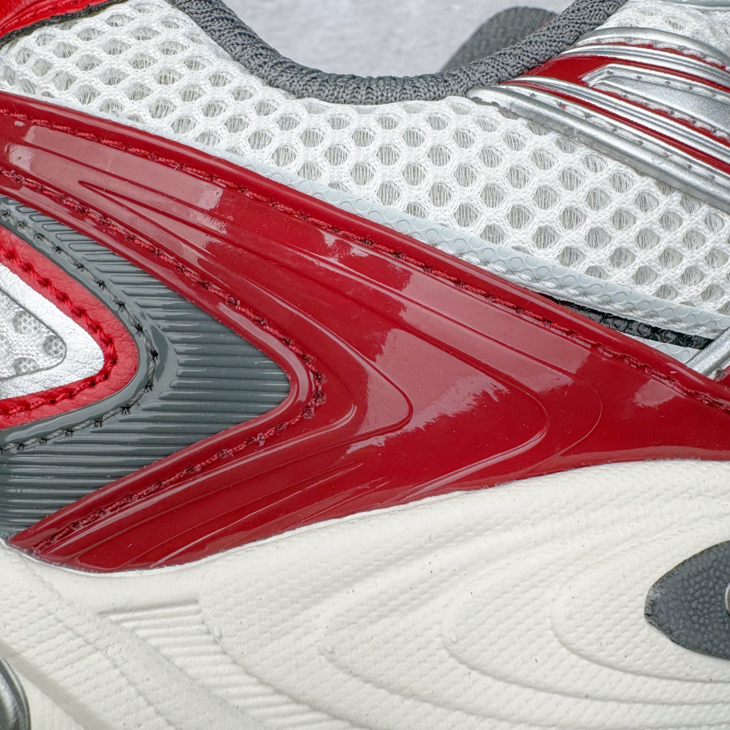 图片[16]-＃Lw纯原 ASICS Gel-Kahana TR V4 亚瑟士机能户外风系列低帮轻量缓震休闲运动跑步鞋 身处城市的喧嚣，内心的想象却永不停歇，Z世代处于现实的繁忙中始终想象着生活的另一种可能和对未知的展望。想象并非背离现实，而是对自我最真实的期待。为鼓励新世代青年唤起对自我的正向的想象，并展开积极的行动，ASICS亚瑟士于2024释出全新主题——唤想自定义。率先推出鞋款GEL-KAHANA TR V4，将出色的城市潮流与户外机能融为一体，实现无界想象与唤回真实自我的完美连结。于城市绽放姿态，唤想自定义。GEL-KAHANA TR V4融合了极具户外型格的设计细节。鞋款大底与中底采用了AHAR耐磨橡胶与GEL缓震胶技术，拥有良好的抓地力与舒适的穿着体验。鞋底所使用的一体化TPU稳定片，为更好地贴合GEL-KAHANA TR V4而全新开模再造，能有效防止脚部过度扭转与侧翻，在提供优秀稳定性的同时，进一步增强了鞋款的机能设计美学。快速系带系统在方便穿戴的同时，为户外运动提供了更优的防护。 GEL-KAHANA TR V4为日常穿着提供稳定、舒适的支撑，鼓励每个人在城市空间中的大胆探索，追寻无拘束的旷野之梦。尺码：36 37 37.5 38 39 39.5 40.5 41.5 42 42.5 43.5 44 44.5 45 46-选品中心