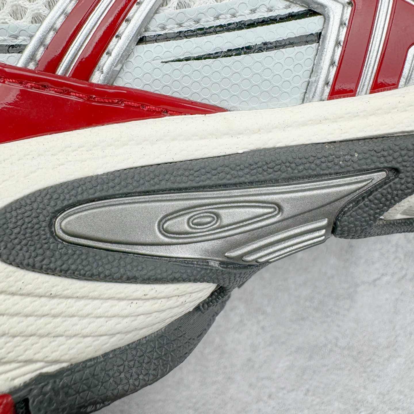 图片[18]-＃Lw纯原 ASICS Gel-Kahana TR V4 亚瑟士机能户外风系列低帮轻量缓震休闲运动跑步鞋 身处城市的喧嚣，内心的想象却永不停歇，Z世代处于现实的繁忙中始终想象着生活的另一种可能和对未知的展望。想象并非背离现实，而是对自我最真实的期待。为鼓励新世代青年唤起对自我的正向的想象，并展开积极的行动，ASICS亚瑟士于2024释出全新主题——唤想自定义。率先推出鞋款GEL-KAHANA TR V4，将出色的城市潮流与户外机能融为一体，实现无界想象与唤回真实自我的完美连结。于城市绽放姿态，唤想自定义。GEL-KAHANA TR V4融合了极具户外型格的设计细节。鞋款大底与中底采用了AHAR耐磨橡胶与GEL缓震胶技术，拥有良好的抓地力与舒适的穿着体验。鞋底所使用的一体化TPU稳定片，为更好地贴合GEL-KAHANA TR V4而全新开模再造，能有效防止脚部过度扭转与侧翻，在提供优秀稳定性的同时，进一步增强了鞋款的机能设计美学。快速系带系统在方便穿戴的同时，为户外运动提供了更优的防护。 GEL-KAHANA TR V4为日常穿着提供稳定、舒适的支撑，鼓励每个人在城市空间中的大胆探索，追寻无拘束的旷野之梦。尺码：36 37 37.5 38 39 39.5 40.5 41.5 42 42.5 43.5 44 44.5 45 46-选品中心