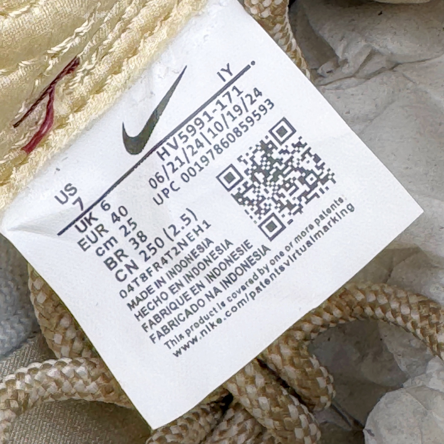 图片[10]-＃原盒版 NK Dunk Low 蛇年限定 白金酒红 HV5991-171 全新支线性价比拉满 迎合行情定价 正确头层皮料 细节均购入原鞋校对开发 全套原纸板楦头加持 细节品控鞋型稳定 独家私模官方最新原厂磨具打造大底 鞋头坡度极致还原 原盒原配 玻璃冲刀 超高清洁度 全鞋零毛边皮料切割 正确中底布背胶中底布拉帮走线 尺码：36 36.5 37.5 38 38.5 39 40 40.5 41 42 42.5 43 44 44.5 45 46-选品中心