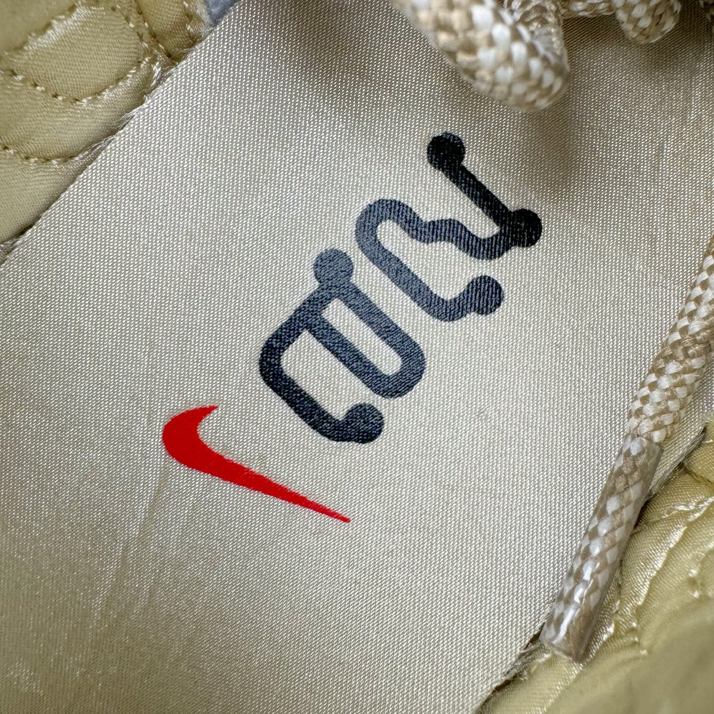 图片[11]-＃原盒版 NK Dunk Low 蛇年限定 白金酒红 HV5991-171 全新支线性价比拉满 迎合行情定价 正确头层皮料 细节均购入原鞋校对开发 全套原纸板楦头加持 细节品控鞋型稳定 独家私模官方最新原厂磨具打造大底 鞋头坡度极致还原 原盒原配 玻璃冲刀 超高清洁度 全鞋零毛边皮料切割 正确中底布背胶中底布拉帮走线 尺码：36 36.5 37.5 38 38.5 39 40 40.5 41 42 42.5 43 44 44.5 45 46-选品中心