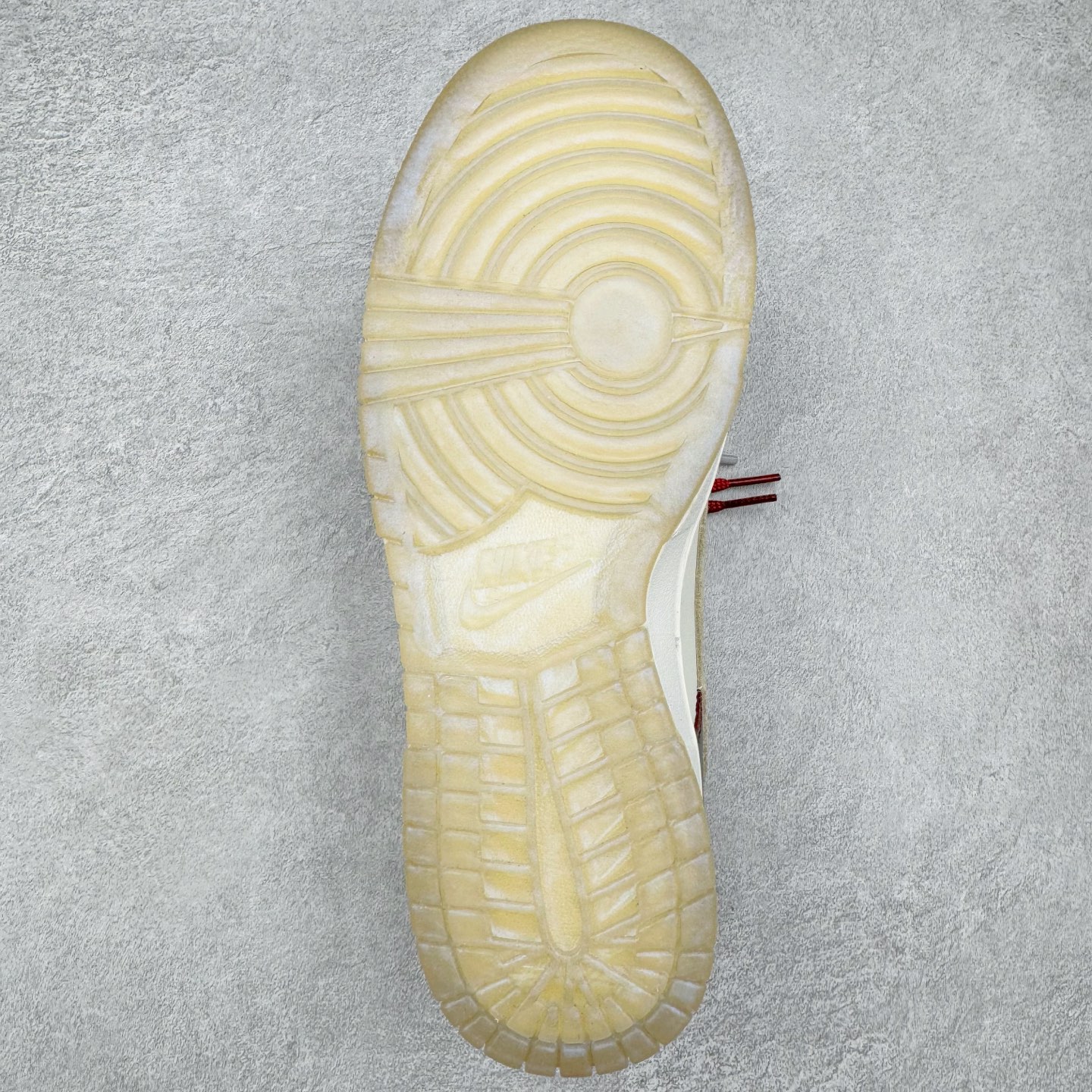 图片[9]-＃原盒版 NK Dunk Low 蛇年限定 白金酒红 HV5991-171 全新支线性价比拉满 迎合行情定价 正确头层皮料 细节均购入原鞋校对开发 全套原纸板楦头加持 细节品控鞋型稳定 独家私模官方最新原厂磨具打造大底 鞋头坡度极致还原 原盒原配 玻璃冲刀 超高清洁度 全鞋零毛边皮料切割 正确中底布背胶中底布拉帮走线 尺码：36 36.5 37.5 38 38.5 39 40 40.5 41 42 42.5 43 44 44.5 45 46-选品中心