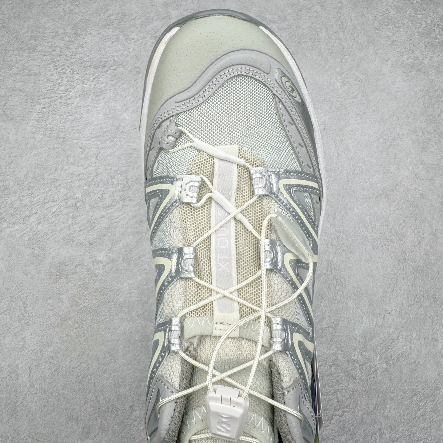 图片[4]-＃PK4.0 Salomon XT-QUEST ADV 萨洛蒙潮流越野机能户外功能鞋 基于市场现有版本全新升级调整改良 现阶段市场最强产物 全新主色陆续出货 大底描漆工整零瑕疵 鞋头定型弧度完美 纯原外贸平台特供订单 耗时半年巨作 全套原纸板楦头开发 原厂特供网布配套加持 确保原汁原味 完美呈现版型 原档数据独家私模五层组合大底 男女鞋同步官方开发至46.5 原装Ortholite轻量化鞋垫 中底布带钢印编号 原厂TPU锁扣 进口港宝加持 后跟自然饱满 还原公司包裹性 基于 SALOMON 初代 XT 鞋身造型并搭载 4D ADVANCED CHASSIS™ 大底打造而成 为这款 XT-QUEST 带来了多项足部控制与保护等功能性 如在运动过程中控制左右晃动的过程而提高稳定性、改善长途越野过程中足中到足尖的过渡、提高感知岩石的精确度以抵抗尖锐物体对脚底的伤害以及采用动态缓冲来增强穿着舒适感 从而减轻疲劳感 使XT-QUEST 成为一双舒适且安全的户外之履 尺码：36 36.5 37.5 38 38.5 39 40 40.5 41 42 42.5 43 44 44.5 45-选品中心