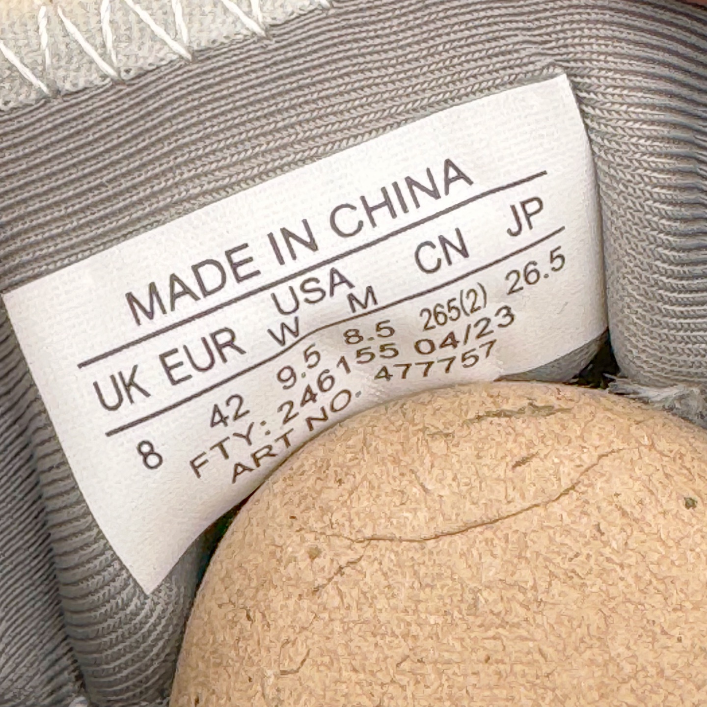 图片[11]-＃PK4.0 Salomon XT-QUEST ADV 萨洛蒙潮流越野机能户外功能鞋 基于市场现有版本全新升级调整改良 现阶段市场最强产物 全新主色陆续出货 大底描漆工整零瑕疵 鞋头定型弧度完美 纯原外贸平台特供订单 耗时半年巨作 全套原纸板楦头开发 原厂特供网布配套加持 确保原汁原味 完美呈现版型 原档数据独家私模五层组合大底 男女鞋同步官方开发至46.5 原装Ortholite轻量化鞋垫 中底布带钢印编号 原厂TPU锁扣 进口港宝加持 后跟自然饱满 还原公司包裹性 基于 SALOMON 初代 XT 鞋身造型并搭载 4D ADVANCED CHASSIS™ 大底打造而成 为这款 XT-QUEST 带来了多项足部控制与保护等功能性 如在运动过程中控制左右晃动的过程而提高稳定性、改善长途越野过程中足中到足尖的过渡、提高感知岩石的精确度以抵抗尖锐物体对脚底的伤害以及采用动态缓冲来增强穿着舒适感 从而减轻疲劳感 使XT-QUEST 成为一双舒适且安全的户外之履 尺码：36 36.5 37.5 38 38.5 39 40 40.5 41 42 42.5 43 44 44.5 45-选品中心