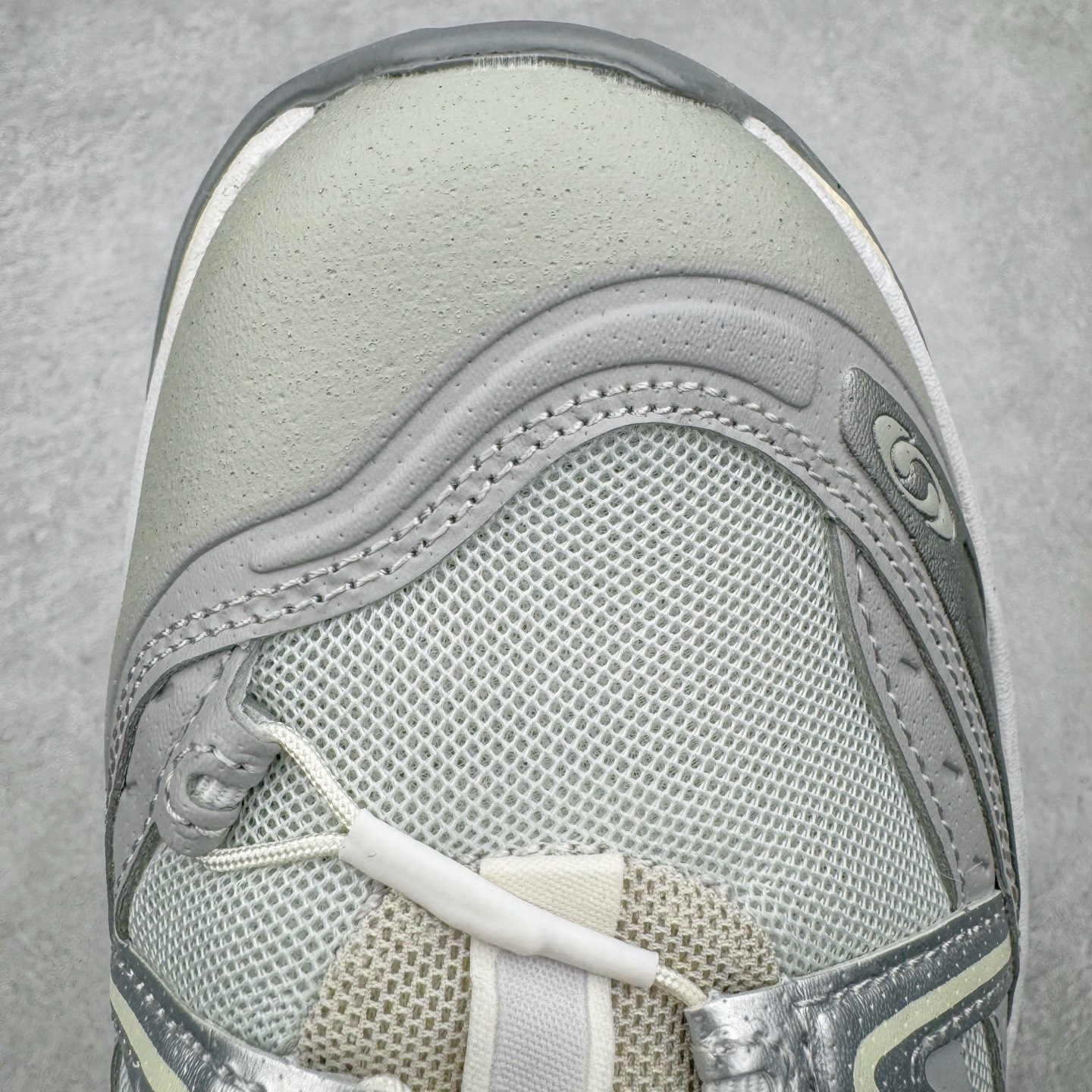 图片[16]-＃PK4.0 Salomon XT-QUEST ADV 萨洛蒙潮流越野机能户外功能鞋 基于市场现有版本全新升级调整改良 现阶段市场最强产物 全新主色陆续出货 大底描漆工整零瑕疵 鞋头定型弧度完美 纯原外贸平台特供订单 耗时半年巨作 全套原纸板楦头开发 原厂特供网布配套加持 确保原汁原味 完美呈现版型 原档数据独家私模五层组合大底 男女鞋同步官方开发至46.5 原装Ortholite轻量化鞋垫 中底布带钢印编号 原厂TPU锁扣 进口港宝加持 后跟自然饱满 还原公司包裹性 基于 SALOMON 初代 XT 鞋身造型并搭载 4D ADVANCED CHASSIS™ 大底打造而成 为这款 XT-QUEST 带来了多项足部控制与保护等功能性 如在运动过程中控制左右晃动的过程而提高稳定性、改善长途越野过程中足中到足尖的过渡、提高感知岩石的精确度以抵抗尖锐物体对脚底的伤害以及采用动态缓冲来增强穿着舒适感 从而减轻疲劳感 使XT-QUEST 成为一双舒适且安全的户外之履 尺码：36 36.5 37.5 38 38.5 39 40 40.5 41 42 42.5 43 44 44.5 45-选品中心