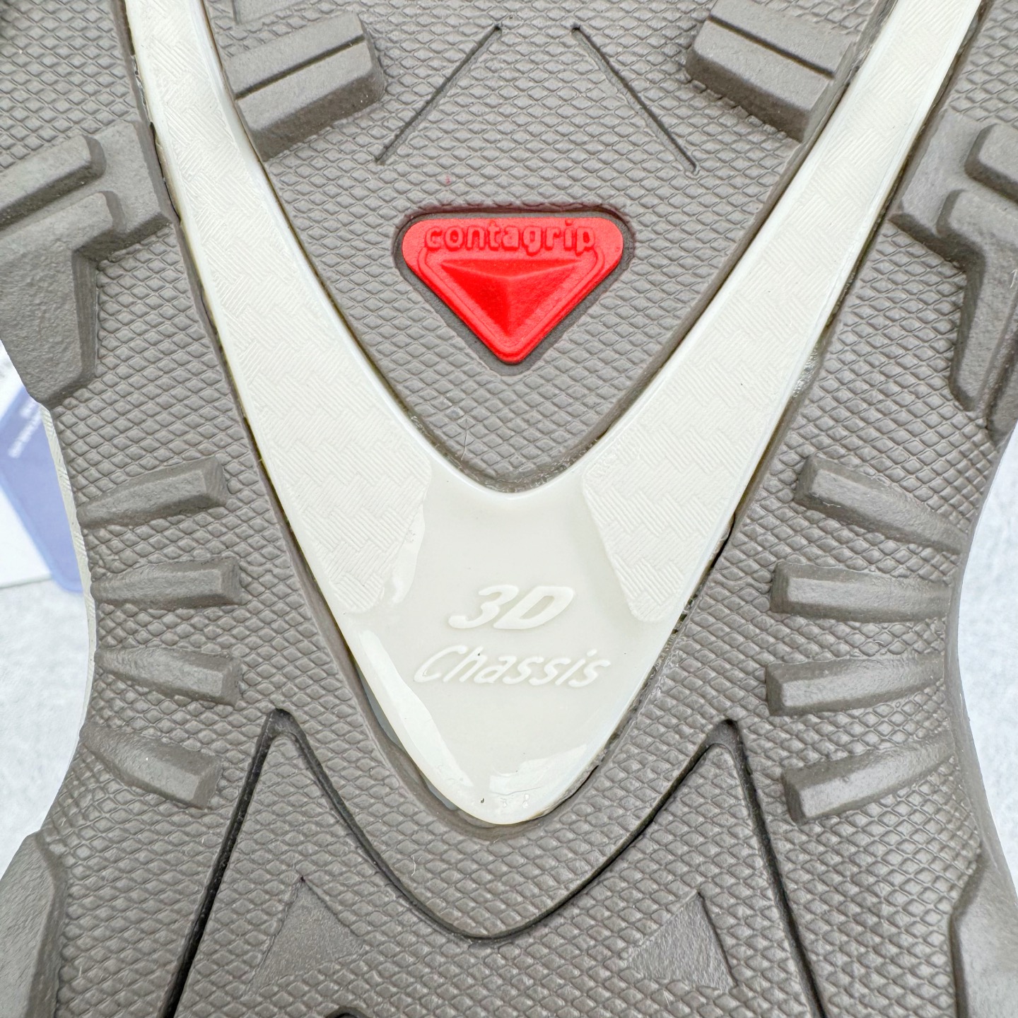 图片[20]-＃PK4.0 SALOMON XA Pro 3D ADV 萨洛蒙潮流越野机能户外功能鞋 基于市场现有版本全新升级调整改良 现阶段市场最强产物 全新主色陆续出货 大底描漆工整零瑕疵 鞋头定型弧度完 纯原外贸平台特供订单 耗时半年巨作 全套原纸板楦头开发 原厂特供网布配套加持 确保原汁原味 完美呈现版型 原档数据独家私模五层组合大底 原装Ortholite轻量化鞋垫 中底布带钢印编号 原厂TPU锁扣 进口港宝加持 后跟自然饱满 还原公司包裹性 鞋面采用SENSIFT贴合技术 全方位贴合包裹脚型 鞋跟部鞋底牵引设计 提供强大的抓地性能 更适应野外崎岖不平的道路 其3D ADVANCED CHASSIS底盘 材料轻量大化 钉齿设计更具稳定性 防护性 鞋底易磨损区运用CONTAGRIP高耐磨材料 应对城市硬质路面长距离跑考验 尺码：36 36.5 37.5 38 38.5 39 40 40.5 41 42 42.5 43 44 44.5 45-选品中心