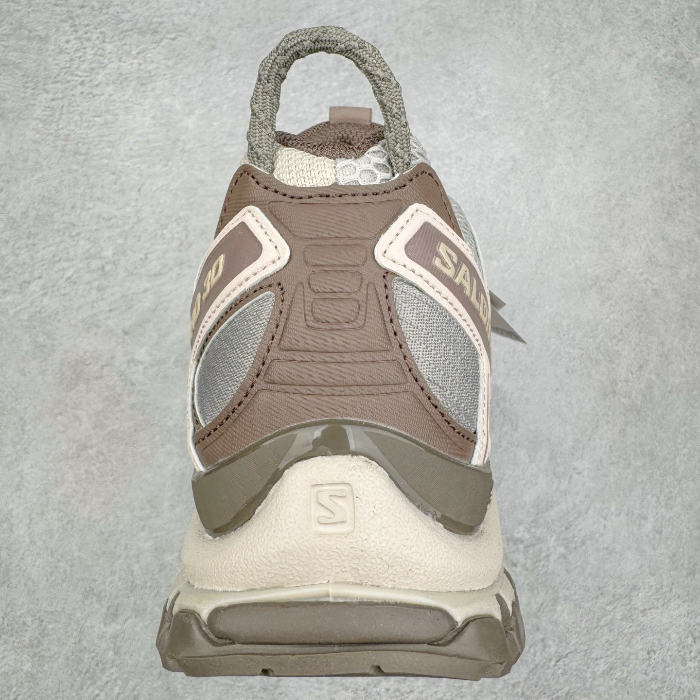 图片[8]-＃PK4.0 SALOMON XA Pro 3D ADV 萨洛蒙潮流越野机能户外功能鞋 基于市场现有版本全新升级调整改良 现阶段市场最强产物 全新主色陆续出货 大底描漆工整零瑕疵 鞋头定型弧度完 纯原外贸平台特供订单 耗时半年巨作 全套原纸板楦头开发 原厂特供网布配套加持 确保原汁原味 完美呈现版型 原档数据独家私模五层组合大底 原装Ortholite轻量化鞋垫 中底布带钢印编号 原厂TPU锁扣 进口港宝加持 后跟自然饱满 还原公司包裹性 鞋面采用SENSIFT贴合技术 全方位贴合包裹脚型 鞋跟部鞋底牵引设计 提供强大的抓地性能 更适应野外崎岖不平的道路 其3D ADVANCED CHASSIS底盘 材料轻量大化 钉齿设计更具稳定性 防护性 鞋底易磨损区运用CONTAGRIP高耐磨材料 应对城市硬质路面长距离跑考验 尺码：36 36.5 37.5 38 38.5 39 40 40.5 41 42 42.5 43 44 44.5 45-选品中心