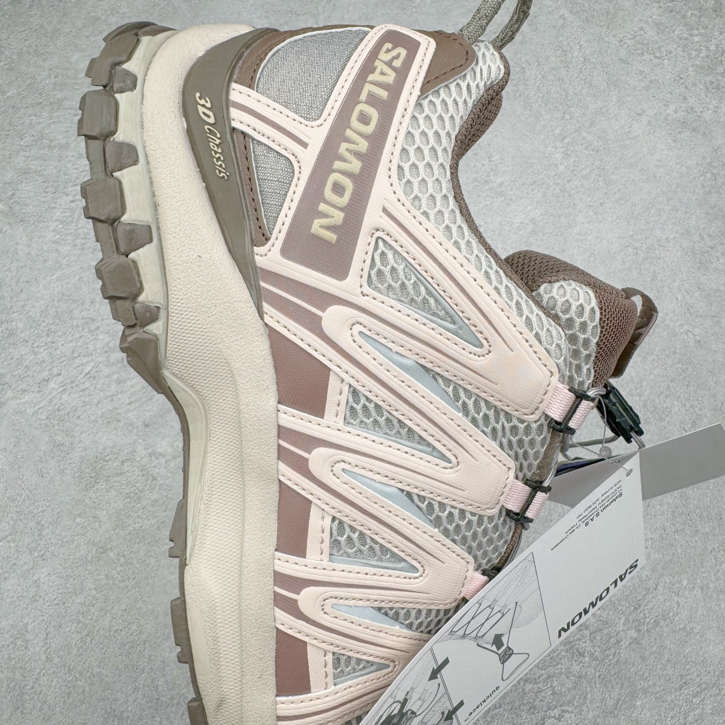 图片[6]-＃PK4.0 SALOMON XA Pro 3D ADV 萨洛蒙潮流越野机能户外功能鞋 基于市场现有版本全新升级调整改良 现阶段市场最强产物 全新主色陆续出货 大底描漆工整零瑕疵 鞋头定型弧度完 纯原外贸平台特供订单 耗时半年巨作 全套原纸板楦头开发 原厂特供网布配套加持 确保原汁原味 完美呈现版型 原档数据独家私模五层组合大底 原装Ortholite轻量化鞋垫 中底布带钢印编号 原厂TPU锁扣 进口港宝加持 后跟自然饱满 还原公司包裹性 鞋面采用SENSIFT贴合技术 全方位贴合包裹脚型 鞋跟部鞋底牵引设计 提供强大的抓地性能 更适应野外崎岖不平的道路 其3D ADVANCED CHASSIS底盘 材料轻量大化 钉齿设计更具稳定性 防护性 鞋底易磨损区运用CONTAGRIP高耐磨材料 应对城市硬质路面长距离跑考验 尺码：36 36.5 37.5 38 38.5 39 40 40.5 41 42 42.5 43 44 44.5 45-选品中心