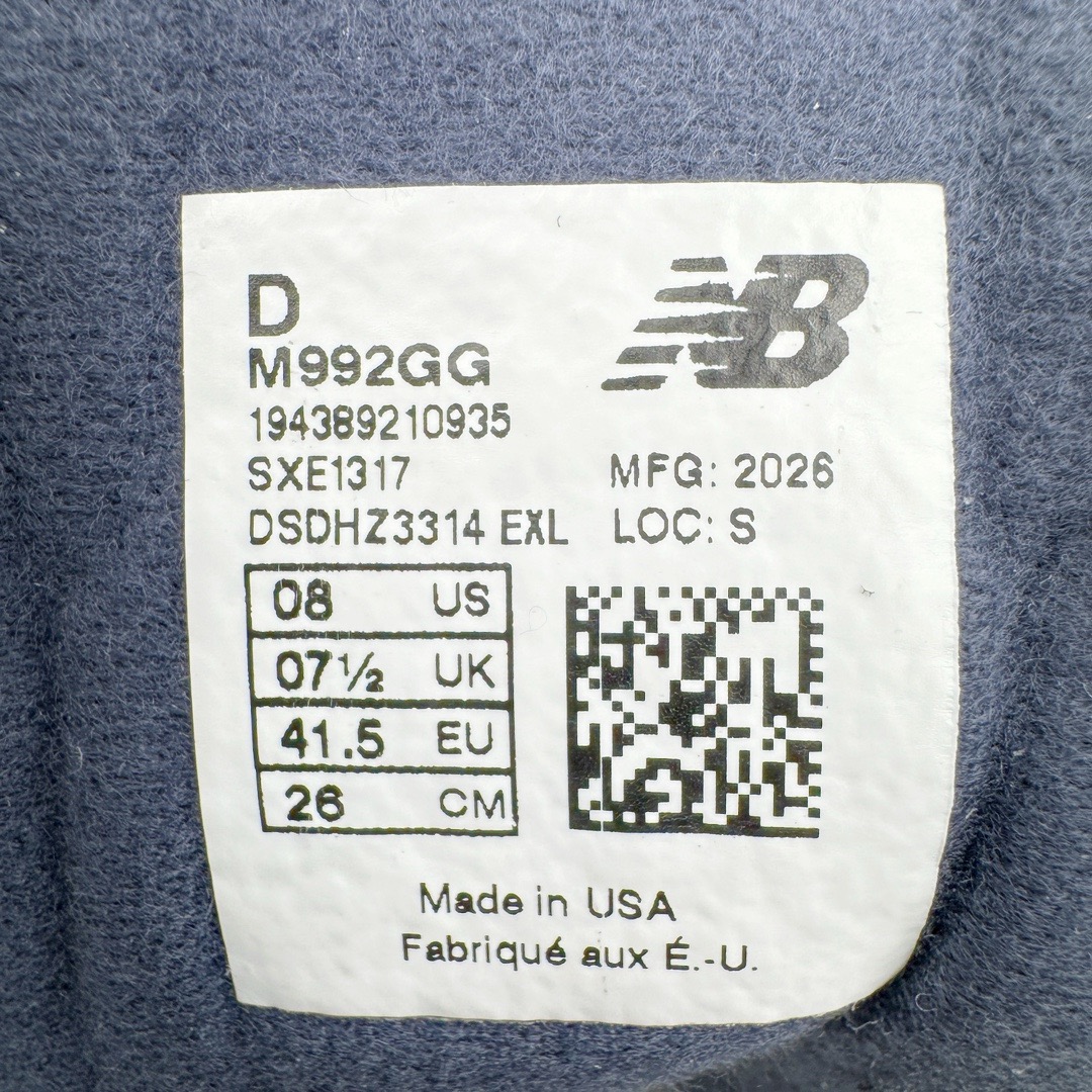 图片[17]-＃M纯原 New Balance M992GG 新百伦NB992总统复古慢跑鞋 海军蓝 正确3M反光细节 原楦原纸版开发 正确6层组合底模精密开发 后跟透明TPU水晶装饰条稳固 沿用了引以为傲的跑鞋手工技艺 采用猪皮绒面并包裹局部透气网面的鞋身设计 菱网鞋舌上刻有New Balance USA 鞋面依旧身着经典的大热之灰 彰显了其高端的品质身份 尺码：36 37 37.5 38 38.5 39 40 40.5 41.5 42 42.5 43 44 45 46.5-选品中心