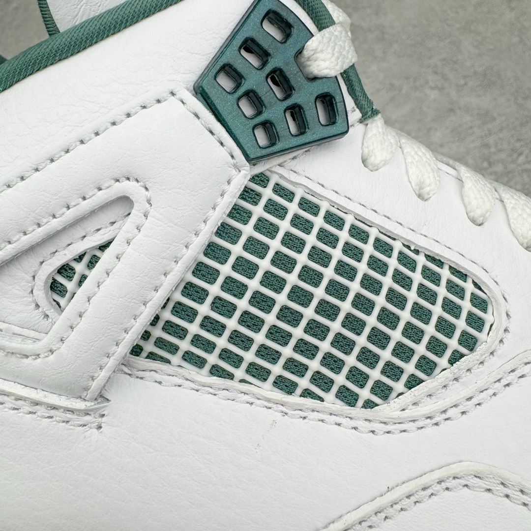 图片[12]-＃GX Air Jordan AJ4 Retro 氧化白绿 FQ8138-103 圈内最强四代 独家外贸特供尺码含 45.5 49.5 50.5 耗时半年巨作 全套原纸板楦头开发 原厂特供皮料加持 确保原汁原味 完美呈现四代版型 一比一鞋头弧度高度鞋身弧度 数据细节工艺流程均保持原鞋一致 原厂TPU网格鞋带扣 正确内里网布 菱角分明不变形无多余毛边 柔软性质感一致于原鞋 市场唯一原厂鞋扣模具 背面可见隐藏注塑口 原厂织唛标 原厂飞人电绣工艺 尾指中部跳三针 独家绑鞋带手法 印刷中底布 四线拉帮 米色美纹纸贴合固定 进口港宝加持 后跟自然饱满 全鞋荧光划线卡点 追求极致完美 每一双都是工艺品 多重QC质检 超越公司货的品控标准 实实在在的免检产品 尺码：40 40.5 41 42 42.5 43 44 44.5 45 45.5 46 47.5 48.5 49.5 50.5-选品中心