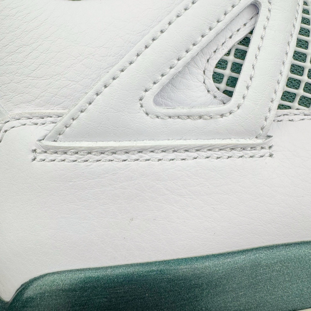 图片[11]-＃GX Air Jordan AJ4 Retro 氧化白绿 FQ8138-103 圈内最强四代 独家外贸特供尺码含 45.5 49.5 50.5 耗时半年巨作 全套原纸板楦头开发 原厂特供皮料加持 确保原汁原味 完美呈现四代版型 一比一鞋头弧度高度鞋身弧度 数据细节工艺流程均保持原鞋一致 原厂TPU网格鞋带扣 正确内里网布 菱角分明不变形无多余毛边 柔软性质感一致于原鞋 市场唯一原厂鞋扣模具 背面可见隐藏注塑口 原厂织唛标 原厂飞人电绣工艺 尾指中部跳三针 独家绑鞋带手法 印刷中底布 四线拉帮 米色美纹纸贴合固定 进口港宝加持 后跟自然饱满 全鞋荧光划线卡点 追求极致完美 每一双都是工艺品 多重QC质检 超越公司货的品控标准 实实在在的免检产品 尺码：40 40.5 41 42 42.5 43 44 44.5 45 45.5 46 47.5 48.5 49.5 50.5-选品中心