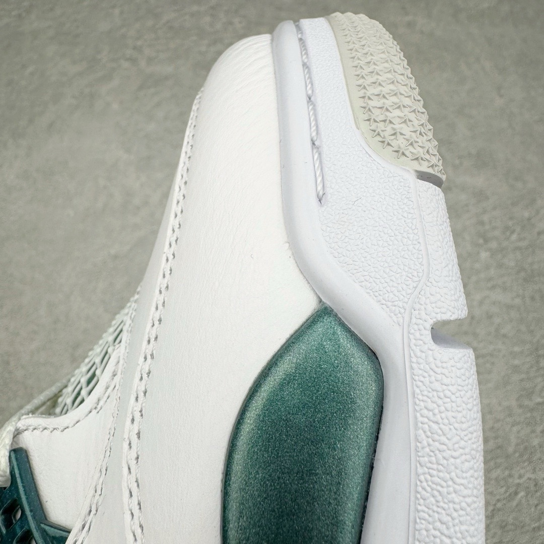 图片[19]-＃GX Air Jordan AJ4 Retro 氧化白绿 FQ8138-103 圈内最强四代 独家外贸特供尺码含 45.5 49.5 50.5 耗时半年巨作 全套原纸板楦头开发 原厂特供皮料加持 确保原汁原味 完美呈现四代版型 一比一鞋头弧度高度鞋身弧度 数据细节工艺流程均保持原鞋一致 原厂TPU网格鞋带扣 正确内里网布 菱角分明不变形无多余毛边 柔软性质感一致于原鞋 市场唯一原厂鞋扣模具 背面可见隐藏注塑口 原厂织唛标 原厂飞人电绣工艺 尾指中部跳三针 独家绑鞋带手法 印刷中底布 四线拉帮 米色美纹纸贴合固定 进口港宝加持 后跟自然饱满 全鞋荧光划线卡点 追求极致完美 每一双都是工艺品 多重QC质检 超越公司货的品控标准 实实在在的免检产品 尺码：40 40.5 41 42 42.5 43 44 44.5 45 45.5 46 47.5 48.5 49.5 50.5-选品中心