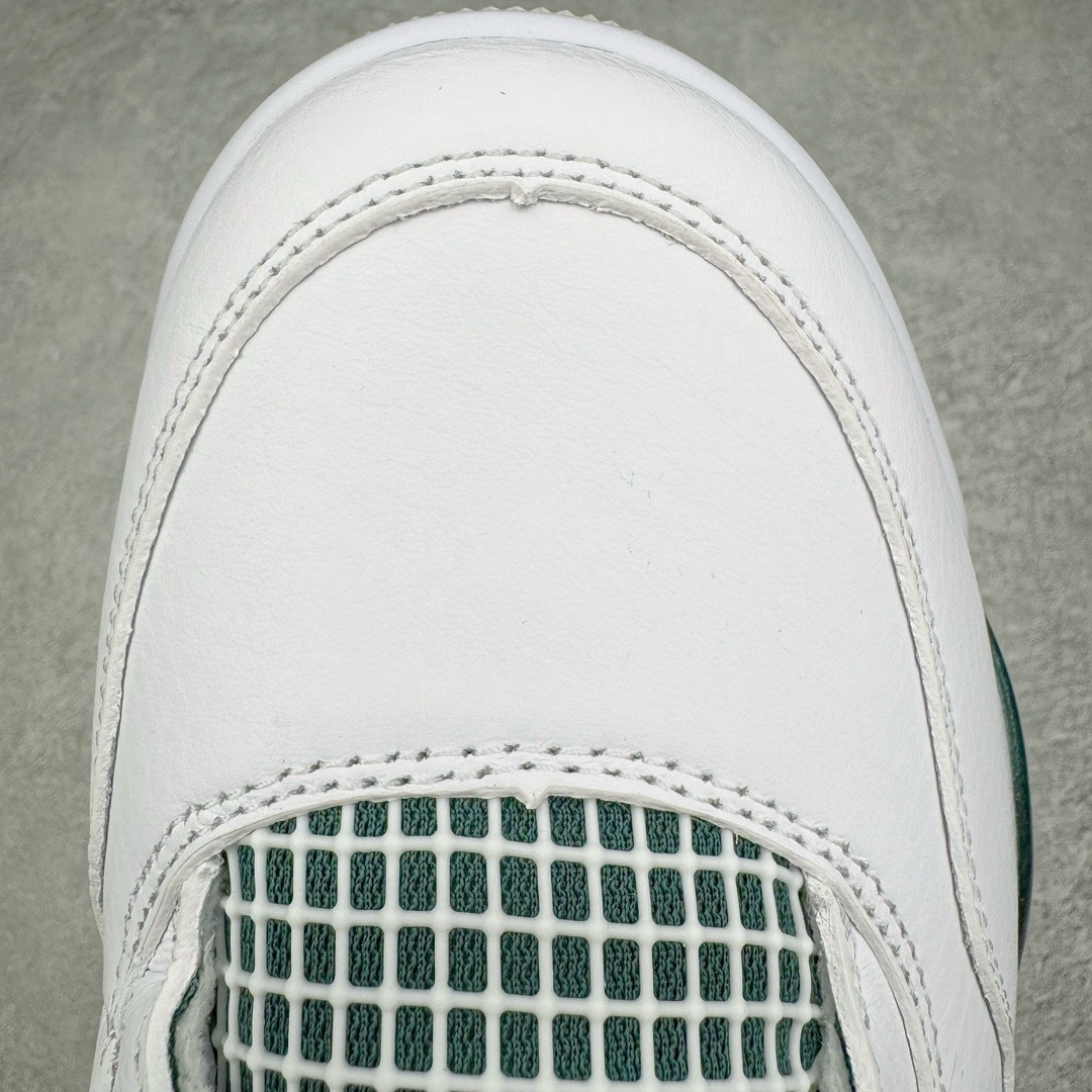 图片[14]-＃GX Air Jordan AJ4 Retro 氧化白绿 FQ8138-103 圈内最强四代 独家外贸特供尺码含 45.5 49.5 50.5 耗时半年巨作 全套原纸板楦头开发 原厂特供皮料加持 确保原汁原味 完美呈现四代版型 一比一鞋头弧度高度鞋身弧度 数据细节工艺流程均保持原鞋一致 原厂TPU网格鞋带扣 正确内里网布 菱角分明不变形无多余毛边 柔软性质感一致于原鞋 市场唯一原厂鞋扣模具 背面可见隐藏注塑口 原厂织唛标 原厂飞人电绣工艺 尾指中部跳三针 独家绑鞋带手法 印刷中底布 四线拉帮 米色美纹纸贴合固定 进口港宝加持 后跟自然饱满 全鞋荧光划线卡点 追求极致完美 每一双都是工艺品 多重QC质检 超越公司货的品控标准 实实在在的免检产品 尺码：40 40.5 41 42 42.5 43 44 44.5 45 45.5 46 47.5 48.5 49.5 50.5-选品中心