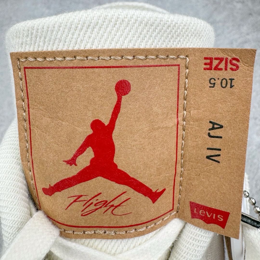 图片[10]-＃GX Levi’s x Air Jordan AJ4 \\\”Denim\\\” 李维斯联名 牛仔白 AO2571-100 圈内最强四代 独家外贸特供尺码含 45.5 49.5 50.5 耗时半年巨作 全套原纸板楦头开发 原厂特供皮料加持 确保原汁原味 完美呈现四代版型 一比一鞋头弧度高度鞋身弧度 数据细节工艺流程均保持原鞋一致 原厂TPU网格鞋带扣 正确内里网布 菱角分明不变形无多余毛边 柔软性质感一致于原鞋 市场唯一原厂鞋扣模具 背面可见隐藏注塑口 原厂织唛标 原厂飞人电绣工艺 尾指中部跳三针 独家绑鞋带手法 印刷中底布 四线拉帮 米色美纹纸贴合固定 进口港宝加持 后跟自然饱满 全鞋荧光划线卡点 追求极致完美 每一双都是工艺品 多重QC质检 超越公司货的品控标准 实实在在的免检产品 尺码：40 40.5 41 42 42.5 43 44 44.5 45 45.5 46 47.5 48.5 49.5 50.5-选品中心