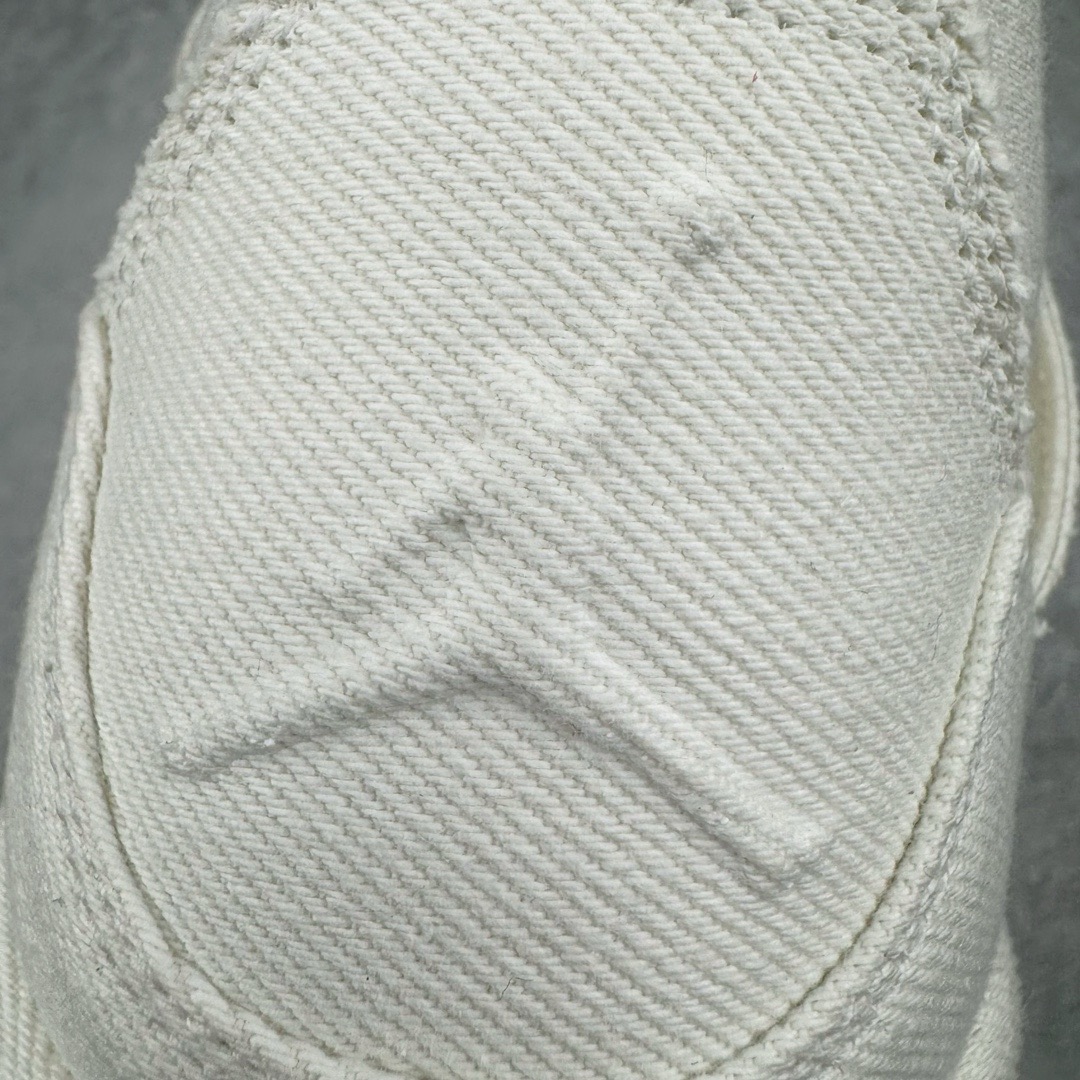 图片[16]-＃GX Levi’s x Air Jordan AJ4 \\\”Denim\\\” 李维斯联名 牛仔白 AO2571-100 圈内最强四代 独家外贸特供尺码含 45.5 49.5 50.5 耗时半年巨作 全套原纸板楦头开发 原厂特供皮料加持 确保原汁原味 完美呈现四代版型 一比一鞋头弧度高度鞋身弧度 数据细节工艺流程均保持原鞋一致 原厂TPU网格鞋带扣 正确内里网布 菱角分明不变形无多余毛边 柔软性质感一致于原鞋 市场唯一原厂鞋扣模具 背面可见隐藏注塑口 原厂织唛标 原厂飞人电绣工艺 尾指中部跳三针 独家绑鞋带手法 印刷中底布 四线拉帮 米色美纹纸贴合固定 进口港宝加持 后跟自然饱满 全鞋荧光划线卡点 追求极致完美 每一双都是工艺品 多重QC质检 超越公司货的品控标准 实实在在的免检产品 尺码：40 40.5 41 42 42.5 43 44 44.5 45 45.5 46 47.5 48.5 49.5 50.5-选品中心