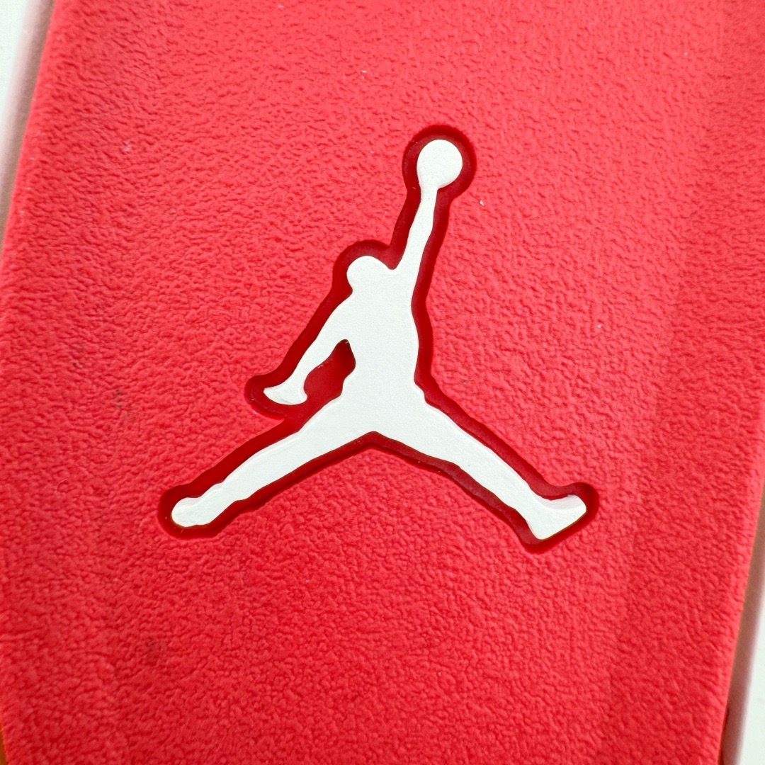图片[10]-＃GX Air Jordan AJ4 Retro 愤怒公牛红色 308497-603 圈内最强四代 独家外贸特供尺码含 45.5 49.5 50.5 耗时半年巨作 全套原纸板楦头开发 原厂特供皮料加持 确保原汁原味 完美呈现四代版型 一比一鞋头弧度高度鞋身弧度 数据细节工艺流程均保持原鞋一致 原厂TPU网格鞋带扣 正确内里网布 菱角分明不变形无多余毛边 柔软性质感一致于原鞋 市场唯一原厂鞋扣模具 背面可见隐藏注塑口 原厂织唛标 原厂飞人电绣工艺 尾指中部跳三针 独家绑鞋带手法 印刷中底布 四线拉帮 米色美纹纸贴合固定 进口港宝加持 后跟自然饱满 全鞋荧光划线卡点 追求极致完美 每一双都是工艺品 多重QC质检 超越公司货的品控标准 实实在在的免检产品 尺码：40 40.5 41 42 42.5 43 44 44.5 45 45.5 46 47.5 48.5 49.5 50.5-选品中心