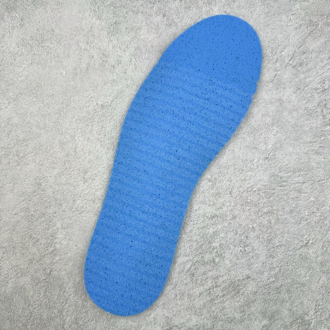 图片[19]-＃GX Levi’s x Air Jordan AJ4 \\\”Denim\\\” 李维斯联名 牛仔白 AO2571-100 圈内最强四代 独家外贸特供尺码含 45.5 49.5 50.5 耗时半年巨作 全套原纸板楦头开发 原厂特供皮料加持 确保原汁原味 完美呈现四代版型 一比一鞋头弧度高度鞋身弧度 数据细节工艺流程均保持原鞋一致 原厂TPU网格鞋带扣 正确内里网布 菱角分明不变形无多余毛边 柔软性质感一致于原鞋 市场唯一原厂鞋扣模具 背面可见隐藏注塑口 原厂织唛标 原厂飞人电绣工艺 尾指中部跳三针 独家绑鞋带手法 印刷中底布 四线拉帮 米色美纹纸贴合固定 进口港宝加持 后跟自然饱满 全鞋荧光划线卡点 追求极致完美 每一双都是工艺品 多重QC质检 超越公司货的品控标准 实实在在的免检产品 尺码：40 40.5 41 42 42.5 43 44 44.5 45 45.5 46 47.5 48.5 49.5 50.5-选品中心