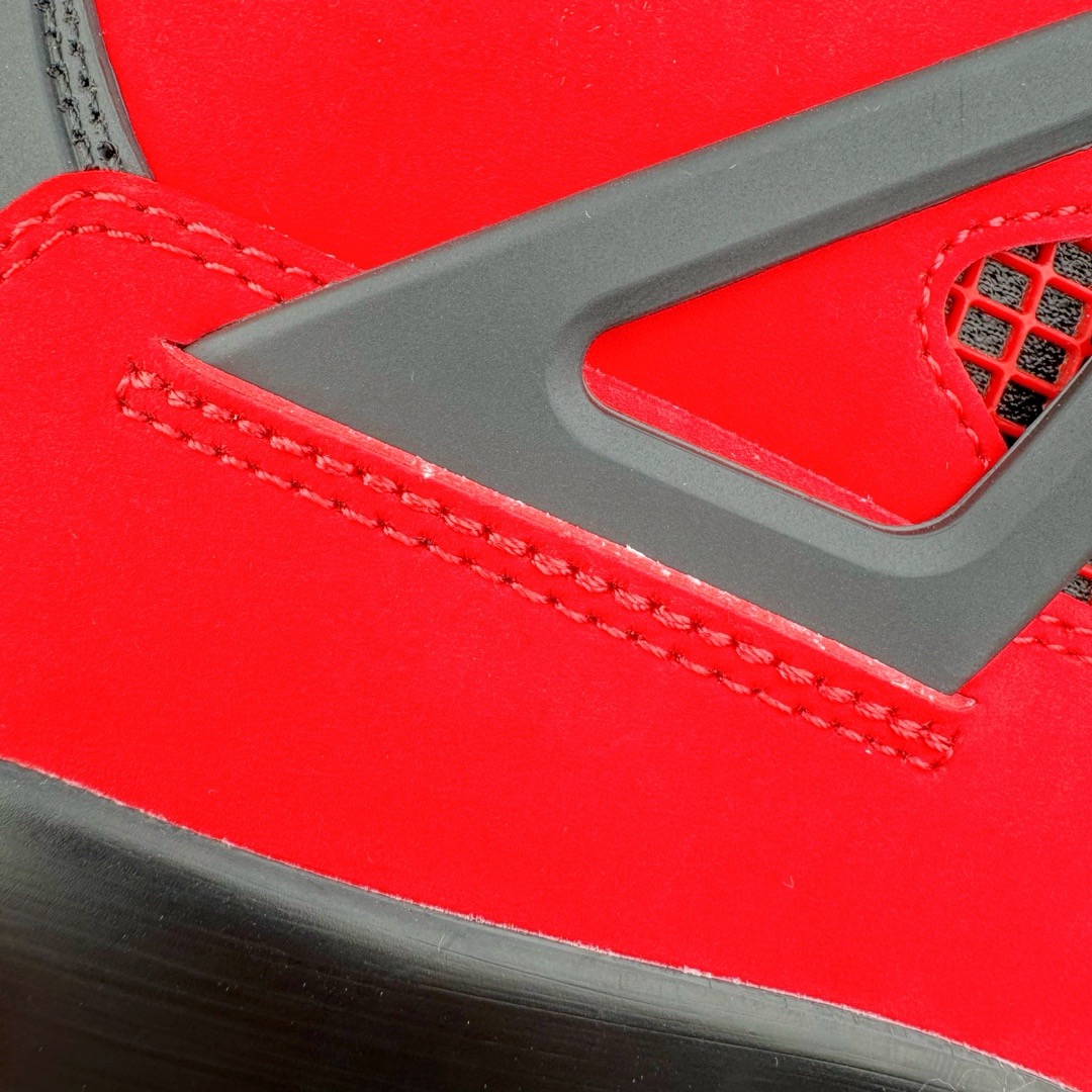 图片[22]-＃GX Air Jordan AJ4 Retro 愤怒公牛红色 308497-603 圈内最强四代 独家外贸特供尺码含 45.5 49.5 50.5 耗时半年巨作 全套原纸板楦头开发 原厂特供皮料加持 确保原汁原味 完美呈现四代版型 一比一鞋头弧度高度鞋身弧度 数据细节工艺流程均保持原鞋一致 原厂TPU网格鞋带扣 正确内里网布 菱角分明不变形无多余毛边 柔软性质感一致于原鞋 市场唯一原厂鞋扣模具 背面可见隐藏注塑口 原厂织唛标 原厂飞人电绣工艺 尾指中部跳三针 独家绑鞋带手法 印刷中底布 四线拉帮 米色美纹纸贴合固定 进口港宝加持 后跟自然饱满 全鞋荧光划线卡点 追求极致完美 每一双都是工艺品 多重QC质检 超越公司货的品控标准 实实在在的免检产品 尺码：40 40.5 41 42 42.5 43 44 44.5 45 45.5 46 47.5 48.5 49.5 50.5-选品中心