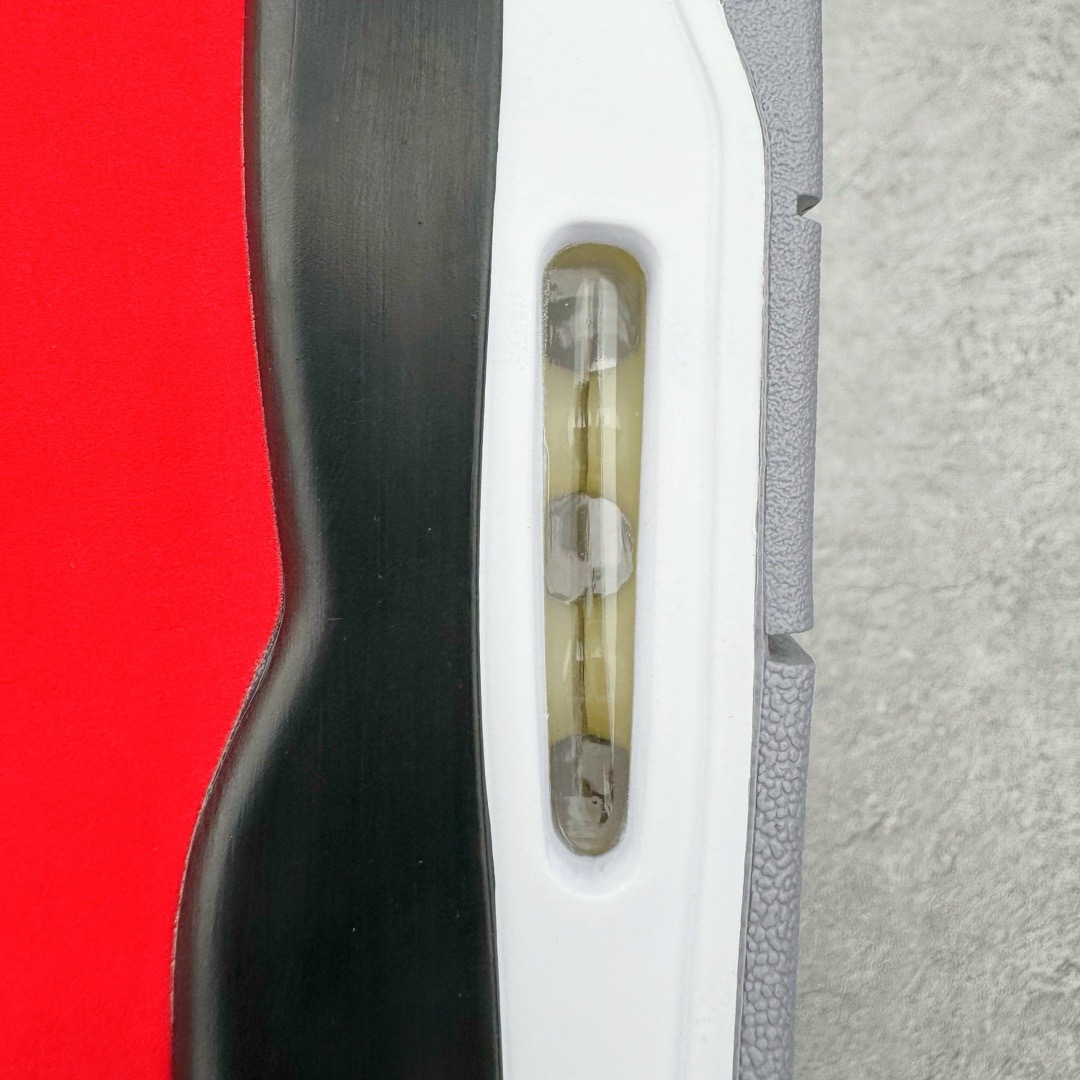 图片[20]-＃GX Air Jordan AJ4 Retro 愤怒公牛红色 308497-603 圈内最强四代 独家外贸特供尺码含 45.5 49.5 50.5 耗时半年巨作 全套原纸板楦头开发 原厂特供皮料加持 确保原汁原味 完美呈现四代版型 一比一鞋头弧度高度鞋身弧度 数据细节工艺流程均保持原鞋一致 原厂TPU网格鞋带扣 正确内里网布 菱角分明不变形无多余毛边 柔软性质感一致于原鞋 市场唯一原厂鞋扣模具 背面可见隐藏注塑口 原厂织唛标 原厂飞人电绣工艺 尾指中部跳三针 独家绑鞋带手法 印刷中底布 四线拉帮 米色美纹纸贴合固定 进口港宝加持 后跟自然饱满 全鞋荧光划线卡点 追求极致完美 每一双都是工艺品 多重QC质检 超越公司货的品控标准 实实在在的免检产品 尺码：40 40.5 41 42 42.5 43 44 44.5 45 45.5 46 47.5 48.5 49.5 50.5-选品中心