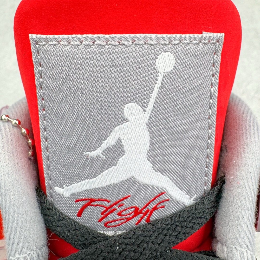 图片[13]-＃GX Air Jordan AJ4 Retro 愤怒公牛红色 308497-603 圈内最强四代 独家外贸特供尺码含 45.5 49.5 50.5 耗时半年巨作 全套原纸板楦头开发 原厂特供皮料加持 确保原汁原味 完美呈现四代版型 一比一鞋头弧度高度鞋身弧度 数据细节工艺流程均保持原鞋一致 原厂TPU网格鞋带扣 正确内里网布 菱角分明不变形无多余毛边 柔软性质感一致于原鞋 市场唯一原厂鞋扣模具 背面可见隐藏注塑口 原厂织唛标 原厂飞人电绣工艺 尾指中部跳三针 独家绑鞋带手法 印刷中底布 四线拉帮 米色美纹纸贴合固定 进口港宝加持 后跟自然饱满 全鞋荧光划线卡点 追求极致完美 每一双都是工艺品 多重QC质检 超越公司货的品控标准 实实在在的免检产品 尺码：40 40.5 41 42 42.5 43 44 44.5 45 45.5 46 47.5 48.5 49.5 50.5-选品中心