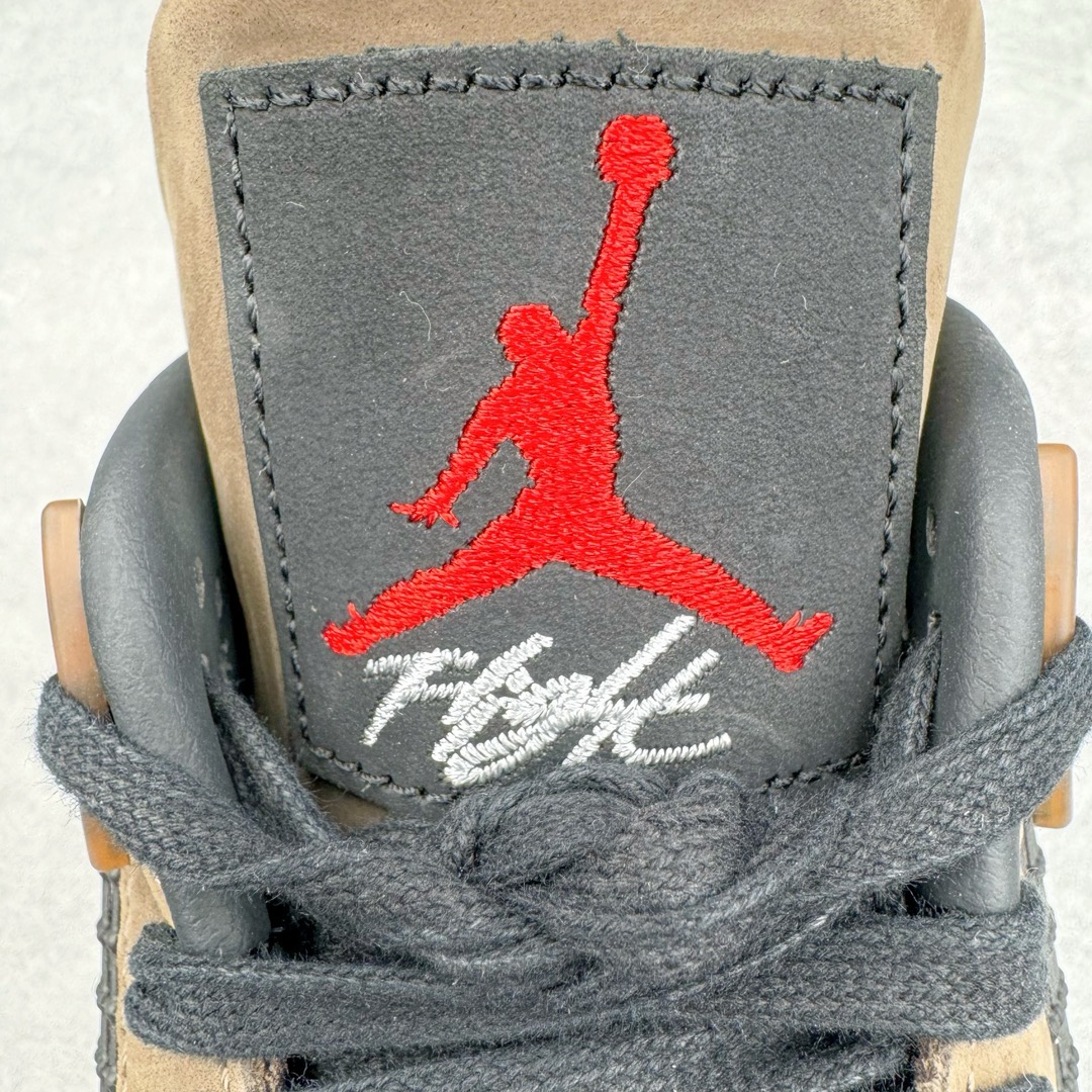 图片[14]-＃GX Travis Scott x Air Jordan AJ4 TS联名亲友限定棕色 AJ4-766302 圈内最强四代 独家外贸特供尺码含 45.5 49.5 50.5 耗时半年巨作 全套原纸板楦头开发 原厂特供皮料加持 确保原汁原味 完美呈现四代版型 一比一鞋头弧度高度鞋身弧度 数据细节工艺流程均保持原鞋一致 原厂TPU网格鞋带扣 正确内里网布 菱角分明不变形无多余毛边 柔软性质感一致于原鞋 市场唯一原厂鞋扣模具 背面可见隐藏注塑口 原厂织唛标 原厂飞人电绣工艺 尾指中部跳三针 独家绑鞋带手法 印刷中底布 四线拉帮 米色美纹纸贴合固定 进口港宝加持 后跟自然饱满 全鞋荧光划线卡点 追求极致完美 每一双都是工艺品 多重QC质检 超越公司货的品控标准 实实在在的免检产品 尺码：40 40.5 41 42 42.5 43 44 44.5 45 45.5 46 47.5 48.5 49.5 50.5-选品中心