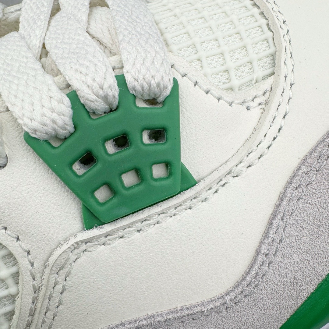 图片[12]-＃GX NK SB x Air Jordan AJ4 联名绿松石 白绿 DR5415-103 全新批次 重点区分市面 唯一正确细节 后跟饰片中心位置有合模线 超弹硅胶材质 内层不织布补强 补强为硅胶提供更强耐久性 避免断裂 圈内最强四代 独家外贸特供尺码含 45.5 49.5 50.5 耗时半年巨作 全套原纸板楦头开发 原厂特供皮料加持 确保原汁原味 完美呈现四代版型 一比一鞋头弧度高度鞋身弧度 数据细节工艺流程均保持原鞋一致 原厂TPU网格鞋带扣 正确内里网布 菱角分明不变形无多余毛边 柔软性质感一致于原鞋 市场唯一原厂鞋扣模具 背面可见隐藏注塑口 原厂织唛标 原厂飞人电绣工艺 尾指中部跳三针 独家绑鞋带手法 印刷中底布 四线拉帮 米色美纹纸贴合固定 进口港宝加持 后跟自然饱满 全鞋荧光划线卡点 追求极致完美 每一双都是工艺品 多重QC质检 超越公司货的品控标准 实实在在的免检产品 尺码：40 40.5 41 42 42.5 43 44 44.5 45 45.5 46 47.5 48.5 49.5 50.5-选品中心