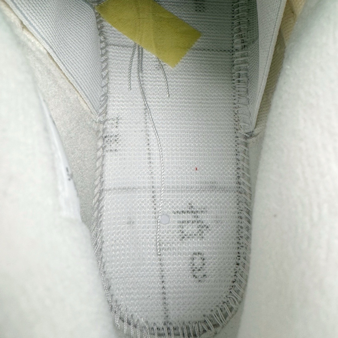 图片[18]-＃GX NK SB x Air Jordan AJ4 联名绿松石 白绿 DR5415-103 全新批次 重点区分市面 唯一正确细节 后跟饰片中心位置有合模线 超弹硅胶材质 内层不织布补强 补强为硅胶提供更强耐久性 避免断裂 圈内最强四代 独家外贸特供尺码含 45.5 49.5 50.5 耗时半年巨作 全套原纸板楦头开发 原厂特供皮料加持 确保原汁原味 完美呈现四代版型 一比一鞋头弧度高度鞋身弧度 数据细节工艺流程均保持原鞋一致 原厂TPU网格鞋带扣 正确内里网布 菱角分明不变形无多余毛边 柔软性质感一致于原鞋 市场唯一原厂鞋扣模具 背面可见隐藏注塑口 原厂织唛标 原厂飞人电绣工艺 尾指中部跳三针 独家绑鞋带手法 印刷中底布 四线拉帮 米色美纹纸贴合固定 进口港宝加持 后跟自然饱满 全鞋荧光划线卡点 追求极致完美 每一双都是工艺品 多重QC质检 超越公司货的品控标准 实实在在的免检产品 尺码：40 40.5 41 42 42.5 43 44 44.5 45 45.5 46 47.5 48.5 49.5 50.5-选品中心