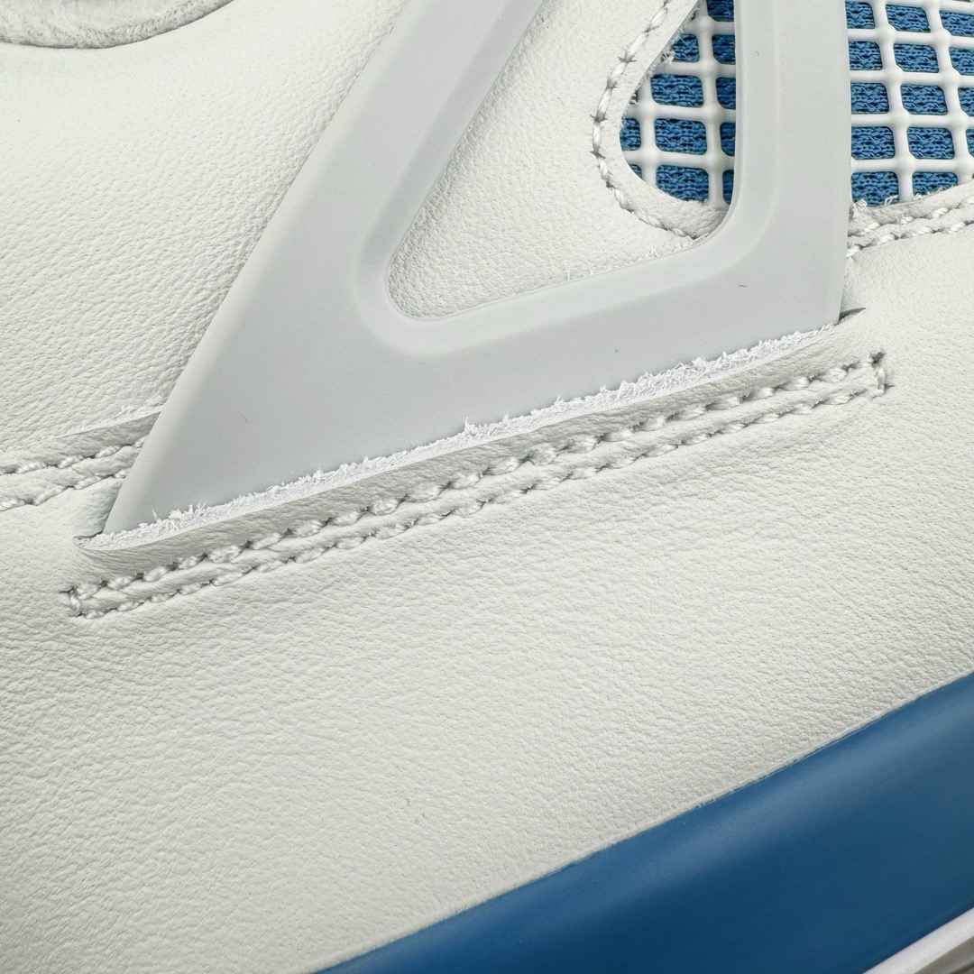图片[11]-＃GX Air Jordan AJ4 Retro \\\”Military Blue\\\” 白蓝2024 FV5029-141 圈内最强四代 独家外贸特供尺码含 45.5 49.5 50.5 耗时半年巨作 全套原纸板楦头开发 原厂特供皮料加持 确保原汁原味 完美呈现四代版型 一比一鞋头弧度高度鞋身弧度 数据细节工艺流程均保持原鞋一致 原厂TPU网格鞋带扣 正确内里网布 菱角分明不变形无多余毛边 柔软性质感一致于原鞋 市场唯一原厂鞋扣模具 背面可见隐藏注塑口 原厂织唛标 原厂飞人电绣工艺 尾指中部跳三针 独家绑鞋带手法 印刷中底布 四线拉帮 米色美纹纸贴合固定 进口港宝加持 后跟自然饱满 全鞋荧光划线卡点 追求极致完美 每一双都是工艺品 多重QC质检 超越公司货的品控标准 实实在在的免检产品 尺码：40 40.5 41 42 42.5 43 44 44.5 45 45.5 46 47.5 48.5 49.5 50.5-选品中心