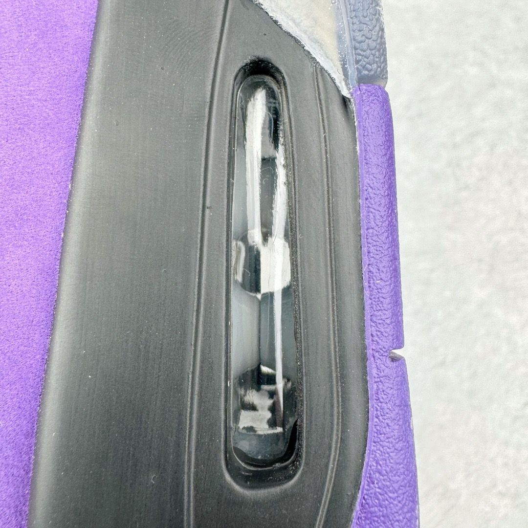 图片[13]-＃GX Travis Scott x Air Jordan AJ4 TS联名亲友限定黑紫 AJ4-766296 圈内最强四代 独家外贸特供尺码含 45.5 49.5 50.5 耗时半年巨作 全套原纸板楦头开发 原厂特供皮料加持 确保原汁原味 完美呈现四代版型 一比一鞋头弧度高度鞋身弧度 数据细节工艺流程均保持原鞋一致 原厂TPU网格鞋带扣 正确内里网布 菱角分明不变形无多余毛边 柔软性质感一致于原鞋 市场唯一原厂鞋扣模具 背面可见隐藏注塑口 原厂织唛标 原厂飞人电绣工艺 尾指中部跳三针 独家绑鞋带手法 印刷中底布 四线拉帮 米色美纹纸贴合固定 进口港宝加持 后跟自然饱满 全鞋荧光划线卡点 追求极致完美 每一双都是工艺品 多重QC质检 超越公司货的品控标准 实实在在的免检产品 尺码：40 40.5 41 42 42.5 43 44 44.5 45 45.5 46 47.5 48.5 49.5 50.5-选品中心