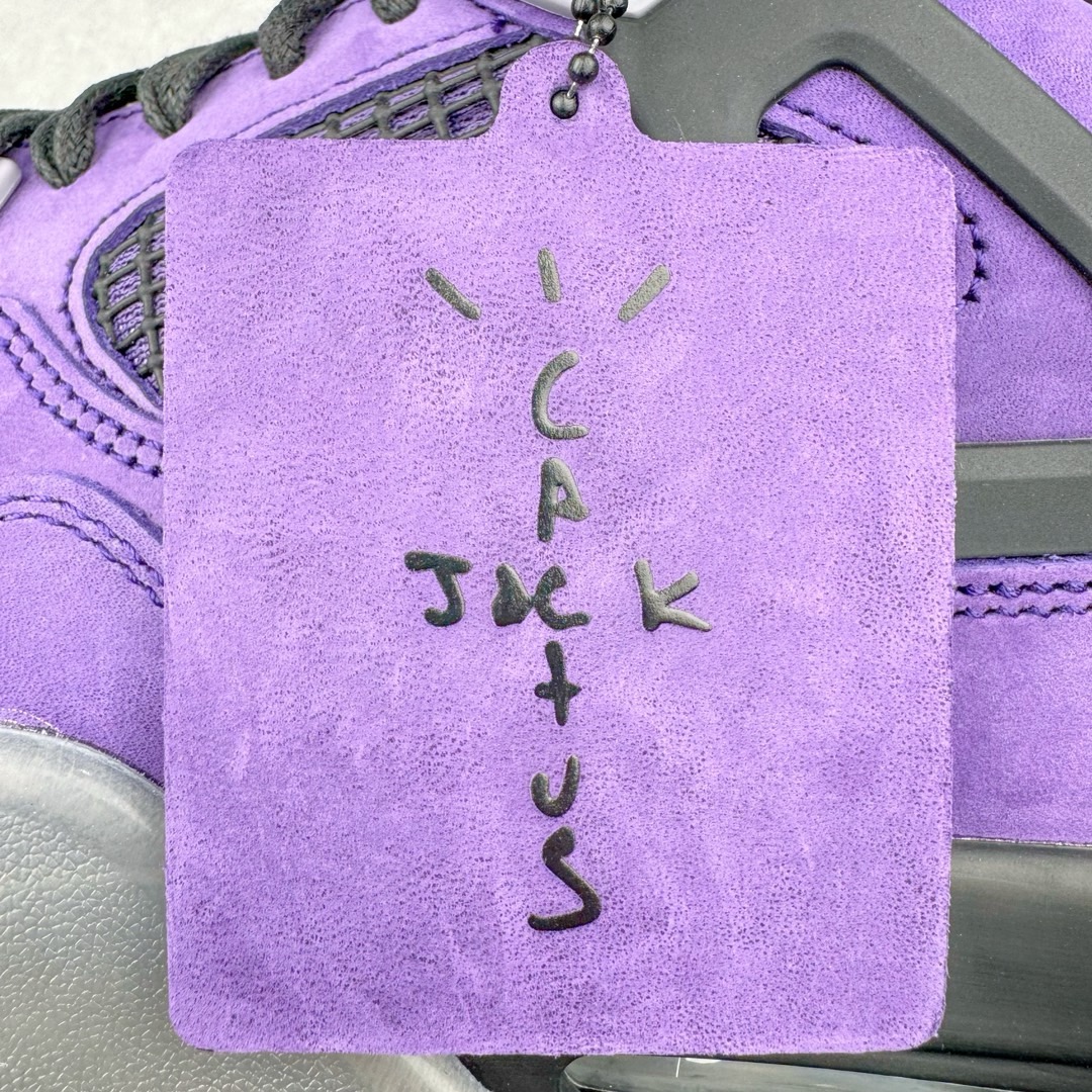 图片[14]-＃GX Travis Scott x Air Jordan AJ4 TS联名亲友限定黑紫 AJ4-766296 圈内最强四代 独家外贸特供尺码含 45.5 49.5 50.5 耗时半年巨作 全套原纸板楦头开发 原厂特供皮料加持 确保原汁原味 完美呈现四代版型 一比一鞋头弧度高度鞋身弧度 数据细节工艺流程均保持原鞋一致 原厂TPU网格鞋带扣 正确内里网布 菱角分明不变形无多余毛边 柔软性质感一致于原鞋 市场唯一原厂鞋扣模具 背面可见隐藏注塑口 原厂织唛标 原厂飞人电绣工艺 尾指中部跳三针 独家绑鞋带手法 印刷中底布 四线拉帮 米色美纹纸贴合固定 进口港宝加持 后跟自然饱满 全鞋荧光划线卡点 追求极致完美 每一双都是工艺品 多重QC质检 超越公司货的品控标准 实实在在的免检产品 尺码：40 40.5 41 42 42.5 43 44 44.5 45 45.5 46 47.5 48.5 49.5 50.5-选品中心