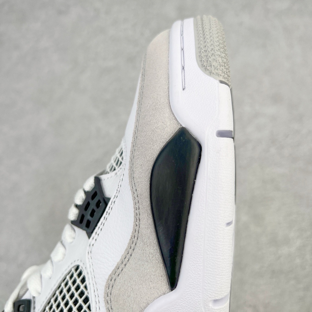 图片[12]-＃GX Air Jordan AJ4 Retro 小白水泥 DH6927-111 圈内最强四代 独家外贸特供尺码含 45.5 49.5 50.5 耗时半年巨作 全套原纸板楦头开发 原厂特供皮料加持 确保原汁原味 完美呈现四代版型 一比一鞋头弧度高度鞋身弧度 数据细节工艺流程均保持原鞋一致 原厂TPU网格鞋带扣 正确内里网布 菱角分明不变形无多余毛边 柔软性质感一致于原鞋 市场唯一原厂鞋扣模具 背面可见隐藏注塑口 原厂织唛标 原厂飞人电绣工艺 尾指中部跳三针 独家绑鞋带手法 印刷中底布 四线拉帮 米色美纹纸贴合固定 进口港宝加持 后跟自然饱满 全鞋荧光划线卡点 追求极致完美 每一双都是工艺品 多重QC质检 超越公司货的品控标准 实实在在的免检产品 尺码：40 40.5 41 42 42.5 43 44 44.5 45 45.5 46 47.5 48.5 49.5 50.5-选品中心