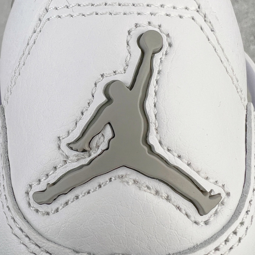 图片[11]-＃GX Air Jordan AJ4 Retro 白灰奥利奥 CT8527-100 圈内最强四代 独家外贸特供尺码含 45.5 49.5 50.5 耗时半年巨作 全套原纸板楦头开发 原厂特供皮料加持 确保原汁原味 完美呈现四代版型 一比一鞋头弧度高度鞋身弧度 数据细节工艺流程均保持原鞋一致 原厂TPU网格鞋带扣 正确内里网布 菱角分明不变形无多余毛边 柔软性质感一致于原鞋 市场唯一原厂鞋扣模具 背面可见隐藏注塑口 原厂织唛标 原厂飞人电绣工艺 尾指中部跳三针 独家绑鞋带手法 印刷中底布 四线拉帮 米色美纹纸贴合固定 进口港宝加持 后跟自然饱满 全鞋荧光划线卡点 追求极致完美 每一双都是工艺品 多重QC质检 超越公司货的品控标准 实实在在的免检产品 尺码：40 40.5 41 42 42.5 43 44 44.5 45 45.5 46 47.5 48.5 49.5 50.5-选品中心