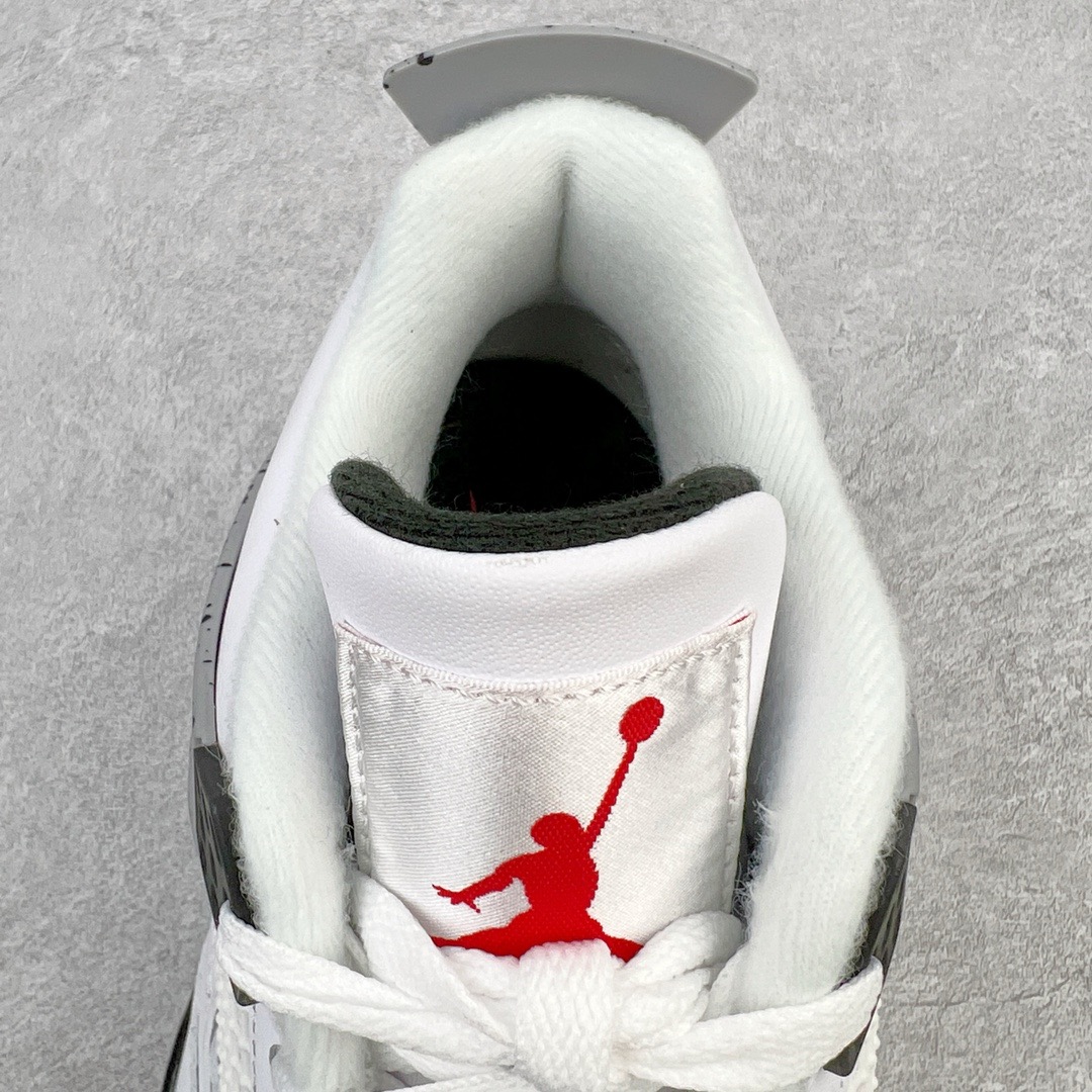 图片[14]-＃绿X/GX Air Jordan AJ4 Retro 白水泥 840606-190 圈内最强四代 独家外贸特供尺码含 45.5 49.5 50.5 耗时半年巨作 全套原纸板楦头开发 原厂特供皮料加持 确保原汁原味 完美呈现四代版型 一比一鞋头弧度高度鞋身弧度 数据细节工艺流程均保持原鞋一致 原厂TPU网格鞋带扣 正确内里网布 菱角分明不变形无多余毛边 柔软性质感一致于原鞋 市场唯一原厂鞋扣模具 背面可见隐藏注塑口 原厂织唛标 原厂飞人电绣工艺 尾指中部跳三针 独家绑鞋带手法 印刷中底布 四线拉帮 米色美纹纸贴合固定 进口港宝加持 后跟自然饱满 全鞋荧光划线卡点 追求极致完美 每一双都是工艺品 多重QC质检 超越公司货的品控标准 实实在在的免检产品 尺码：40 40.5 41 42 42.5 43 44 44.5 45 45.5 46 47.5 48.5 49.5 50.5-选品中心