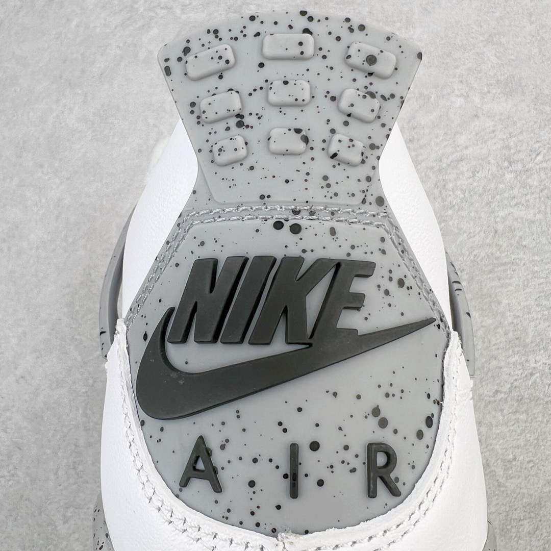 图片[12]-＃绿X/GX Air Jordan AJ4 Retro 白水泥 840606-190 圈内最强四代 独家外贸特供尺码含 45.5 49.5 50.5 耗时半年巨作 全套原纸板楦头开发 原厂特供皮料加持 确保原汁原味 完美呈现四代版型 一比一鞋头弧度高度鞋身弧度 数据细节工艺流程均保持原鞋一致 原厂TPU网格鞋带扣 正确内里网布 菱角分明不变形无多余毛边 柔软性质感一致于原鞋 市场唯一原厂鞋扣模具 背面可见隐藏注塑口 原厂织唛标 原厂飞人电绣工艺 尾指中部跳三针 独家绑鞋带手法 印刷中底布 四线拉帮 米色美纹纸贴合固定 进口港宝加持 后跟自然饱满 全鞋荧光划线卡点 追求极致完美 每一双都是工艺品 多重QC质检 超越公司货的品控标准 实实在在的免检产品 尺码：40 40.5 41 42 42.5 43 44 44.5 45 45.5 46 47.5 48.5 49.5 50.5-选品中心