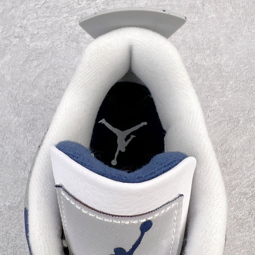 图片[14]-＃GX Air Jordan AJ4 Retro 午夜蓝 DH6927-140 圈内最强四代 独家外贸特供尺码含 45.5 49.5 50.5 耗时半年巨作 全套原纸板楦头开发 原厂特供皮料加持 确保原汁原味 完美呈现四代版型 一比一鞋头弧度高度鞋身弧度 数据细节工艺流程均保持原鞋一致 原厂TPU网格鞋带扣 正确内里网布 菱角分明不变形无多余毛边 柔软性质感一致于原鞋 市场唯一原厂鞋扣模具 背面可见隐藏注塑口 原厂织唛标 原厂飞人电绣工艺 尾指中部跳三针 独家绑鞋带手法 印刷中底布 四线拉帮 米色美纹纸贴合固定 进口港宝加持 后跟自然饱满 全鞋荧光划线卡点 追求极致完美 每一双都是工艺品 多重QC质检 超越公司货的品控标准 实实在在的免检产品 尺码：40 40.5 41 42 42.5 43 44 44.5 45 45.5 46 47.5 48.5 49.5 50.5-选品中心