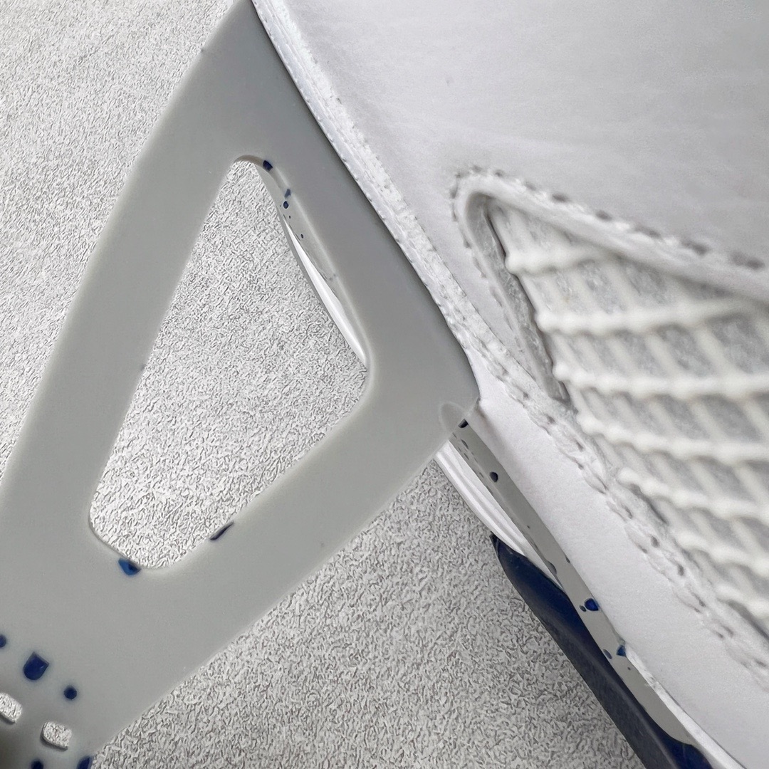 图片[18]-＃GX Air Jordan AJ4 Retro 午夜蓝 DH6927-140 圈内最强四代 独家外贸特供尺码含 45.5 49.5 50.5 耗时半年巨作 全套原纸板楦头开发 原厂特供皮料加持 确保原汁原味 完美呈现四代版型 一比一鞋头弧度高度鞋身弧度 数据细节工艺流程均保持原鞋一致 原厂TPU网格鞋带扣 正确内里网布 菱角分明不变形无多余毛边 柔软性质感一致于原鞋 市场唯一原厂鞋扣模具 背面可见隐藏注塑口 原厂织唛标 原厂飞人电绣工艺 尾指中部跳三针 独家绑鞋带手法 印刷中底布 四线拉帮 米色美纹纸贴合固定 进口港宝加持 后跟自然饱满 全鞋荧光划线卡点 追求极致完美 每一双都是工艺品 多重QC质检 超越公司货的品控标准 实实在在的免检产品 尺码：40 40.5 41 42 42.5 43 44 44.5 45 45.5 46 47.5 48.5 49.5 50.5-选品中心