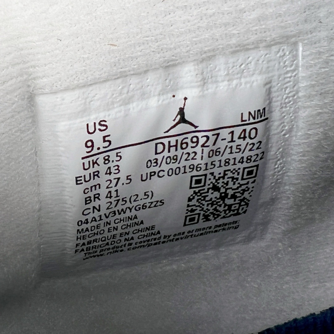 图片[16]-＃GX Air Jordan AJ4 Retro 午夜蓝 DH6927-140 圈内最强四代 独家外贸特供尺码含 45.5 49.5 50.5 耗时半年巨作 全套原纸板楦头开发 原厂特供皮料加持 确保原汁原味 完美呈现四代版型 一比一鞋头弧度高度鞋身弧度 数据细节工艺流程均保持原鞋一致 原厂TPU网格鞋带扣 正确内里网布 菱角分明不变形无多余毛边 柔软性质感一致于原鞋 市场唯一原厂鞋扣模具 背面可见隐藏注塑口 原厂织唛标 原厂飞人电绣工艺 尾指中部跳三针 独家绑鞋带手法 印刷中底布 四线拉帮 米色美纹纸贴合固定 进口港宝加持 后跟自然饱满 全鞋荧光划线卡点 追求极致完美 每一双都是工艺品 多重QC质检 超越公司货的品控标准 实实在在的免检产品 尺码：40 40.5 41 42 42.5 43 44 44.5 45 45.5 46 47.5 48.5 49.5 50.5-选品中心