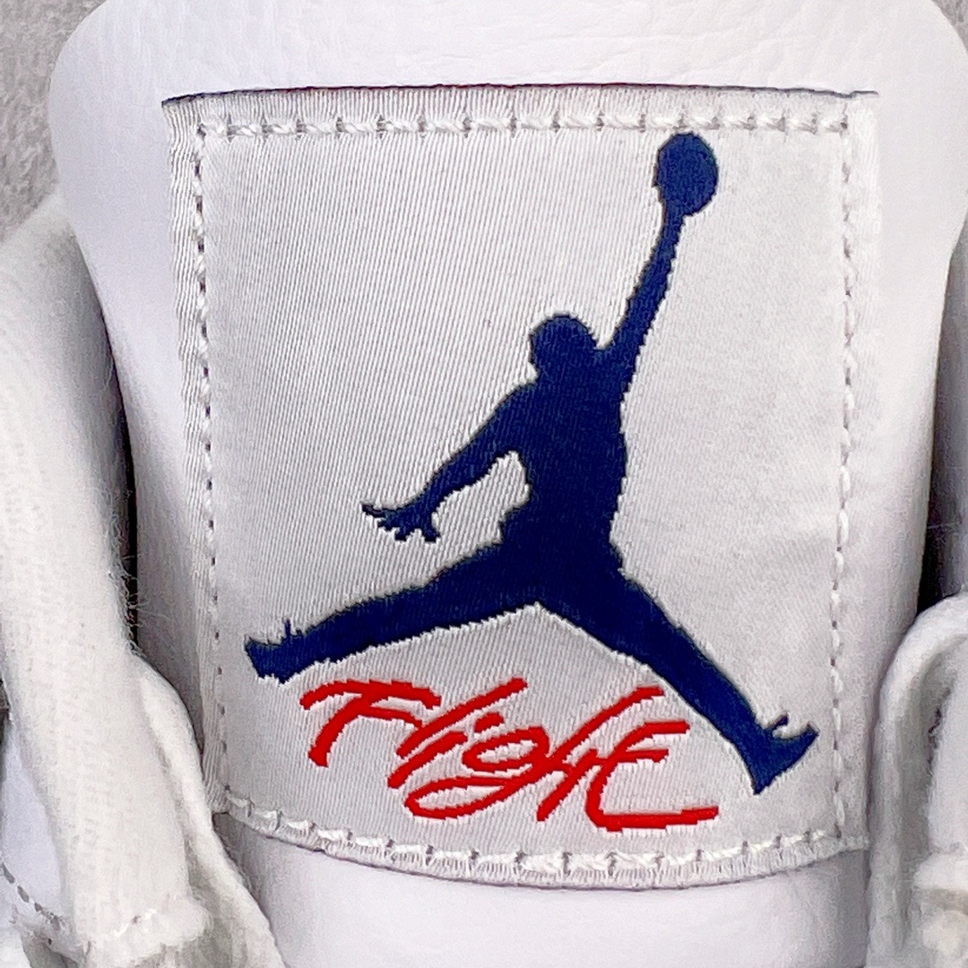 图片[15]-＃GX Air Jordan AJ4 Retro 午夜蓝 DH6927-140 圈内最强四代 独家外贸特供尺码含 45.5 49.5 50.5 耗时半年巨作 全套原纸板楦头开发 原厂特供皮料加持 确保原汁原味 完美呈现四代版型 一比一鞋头弧度高度鞋身弧度 数据细节工艺流程均保持原鞋一致 原厂TPU网格鞋带扣 正确内里网布 菱角分明不变形无多余毛边 柔软性质感一致于原鞋 市场唯一原厂鞋扣模具 背面可见隐藏注塑口 原厂织唛标 原厂飞人电绣工艺 尾指中部跳三针 独家绑鞋带手法 印刷中底布 四线拉帮 米色美纹纸贴合固定 进口港宝加持 后跟自然饱满 全鞋荧光划线卡点 追求极致完美 每一双都是工艺品 多重QC质检 超越公司货的品控标准 实实在在的免检产品 尺码：40 40.5 41 42 42.5 43 44 44.5 45 45.5 46 47.5 48.5 49.5 50.5-选品中心