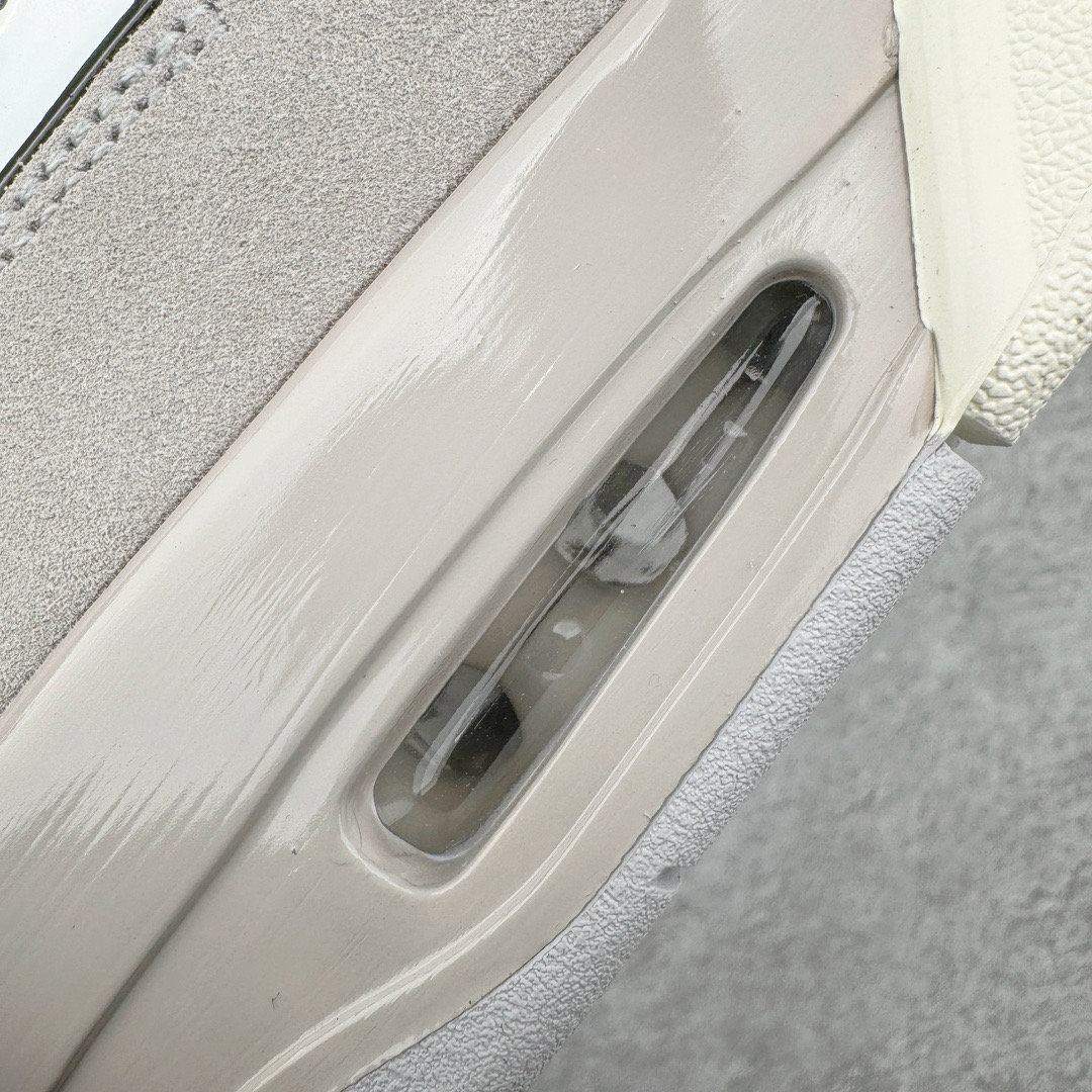 图片[15]-＃GX Air Jordan AJ4 Retro 电镀银 AQ9129-001 圈内最强四代 独家外贸特供尺码含 45.5 49.5 50.5 耗时半年巨作 全套原纸板楦头开发 原厂特供皮料加持 确保原汁原味 完美呈现四代版型 一比一鞋头弧度高度鞋身弧度 数据细节工艺流程均保持原鞋一致 原厂TPU网格鞋带扣 正确内里网布 菱角分明不变形无多余毛边 柔软性质感一致于原鞋 市场唯一原厂鞋扣模具 背面可见隐藏注塑口 原厂织唛标 原厂飞人电绣工艺 尾指中部跳三针 独家绑鞋带手法 印刷中底布 四线拉帮 米色美纹纸贴合固定 进口港宝加持 后跟自然饱满 全鞋荧光划线卡点 追求极致完美 每一双都是工艺品 多重QC质检 超越公司货的品控标准 实实在在的免检产品 尺码：40 40.5 41 42 42.5 43 44 44.5 45 45.5 46 47.5 48.5 49.5 50.5-选品中心